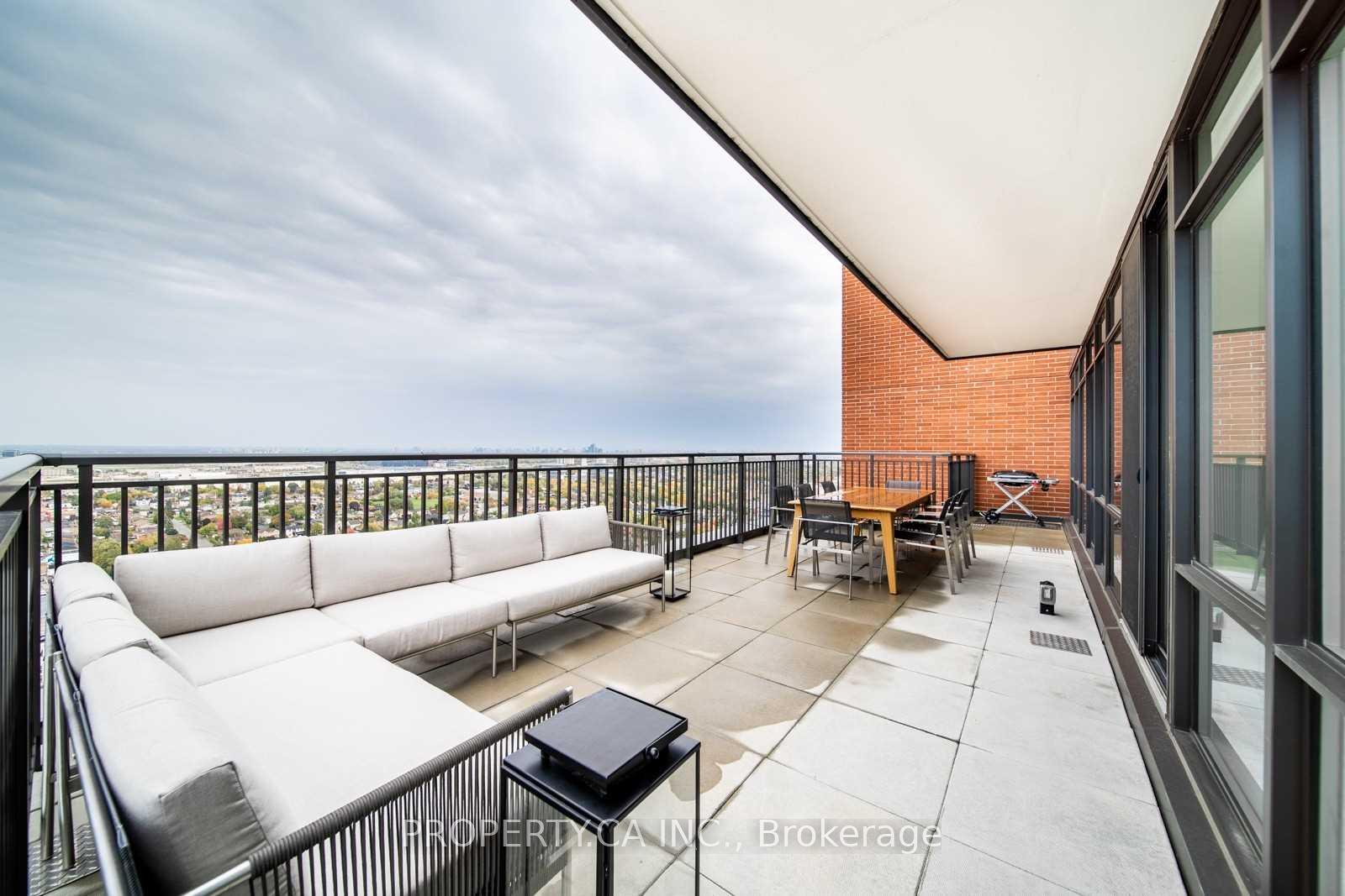 830 Lawrence Avenue W 2802