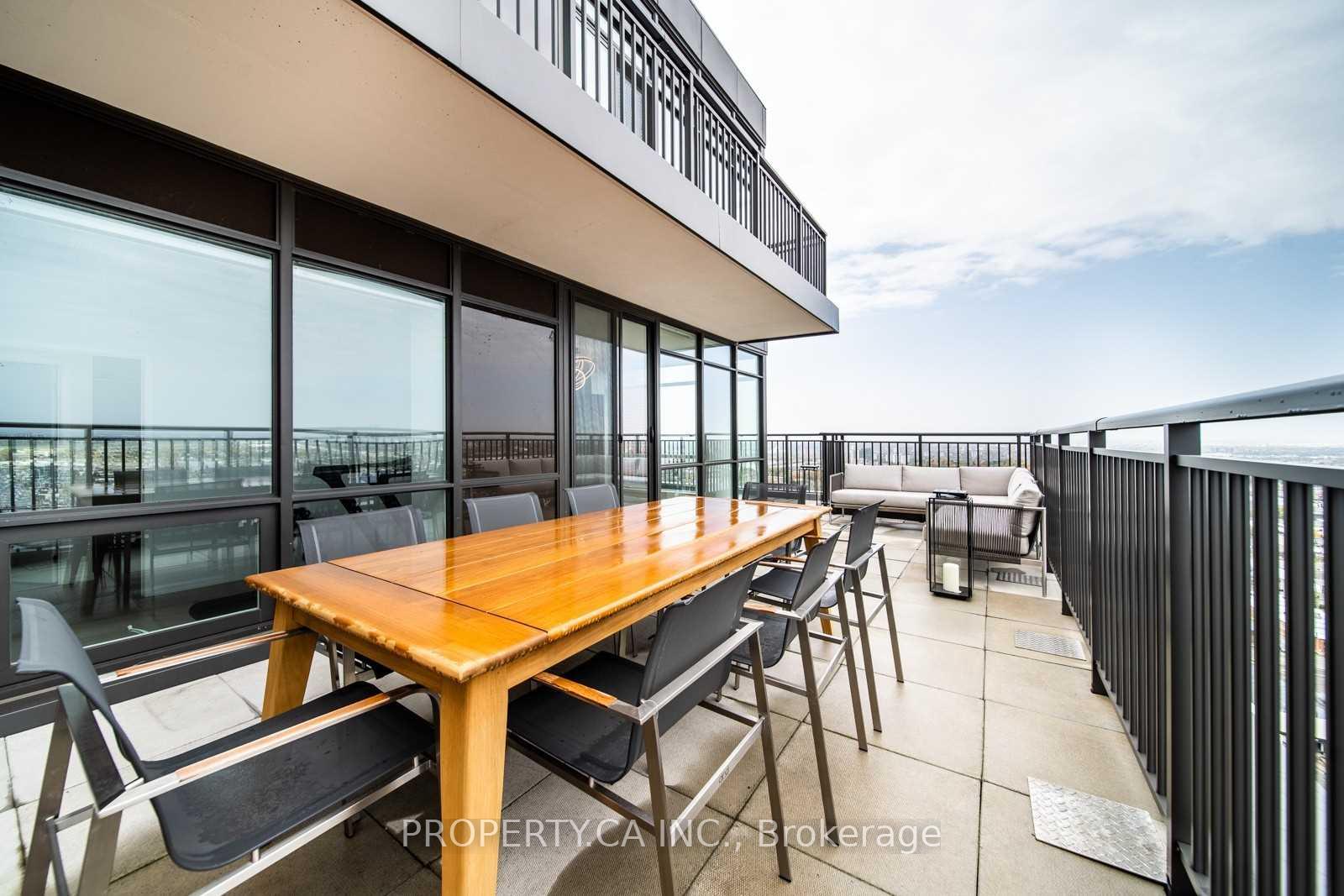 830 Lawrence Avenue W 2802