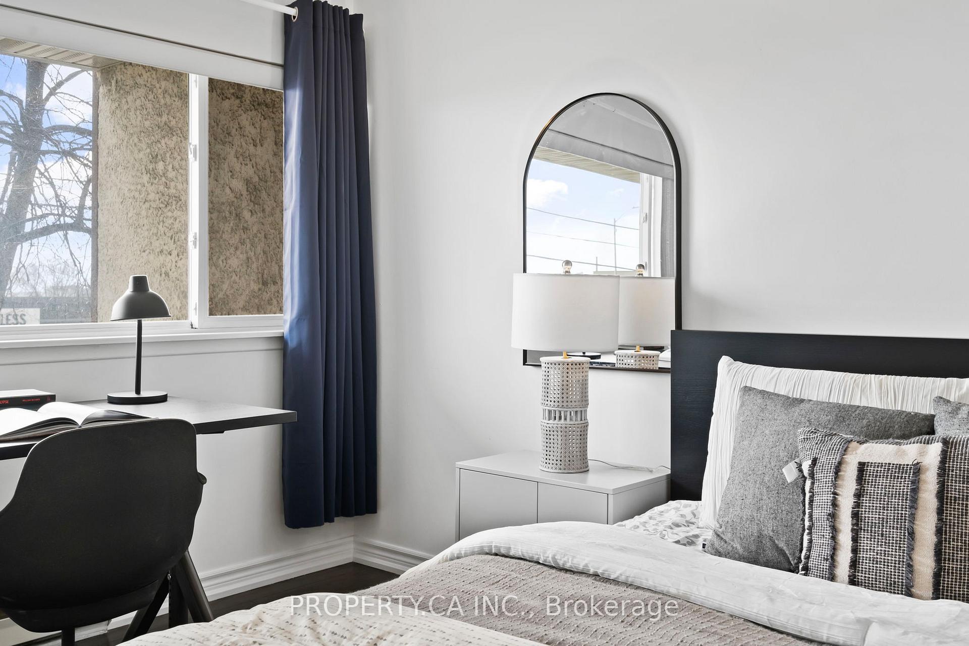 1055 Dundas Street E 179