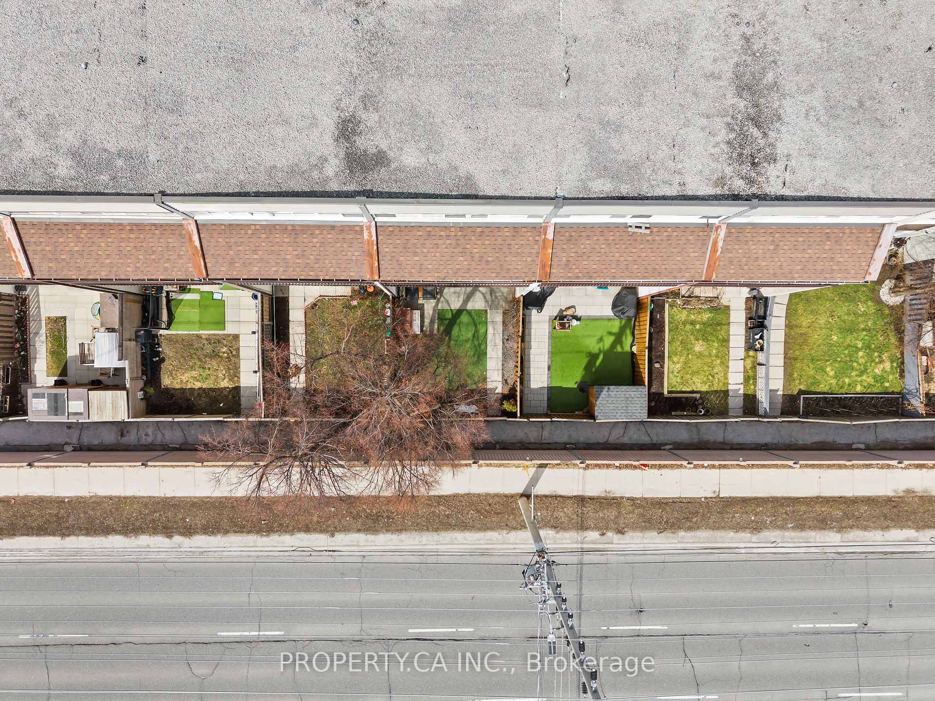 1055 Dundas Street E 179