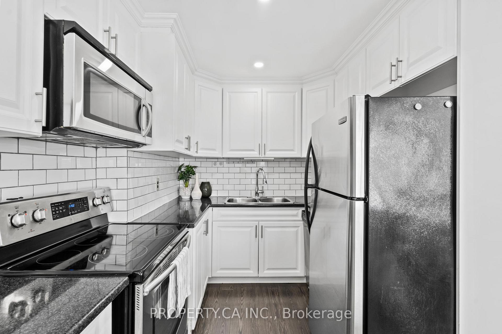 1055 Dundas Street E 179