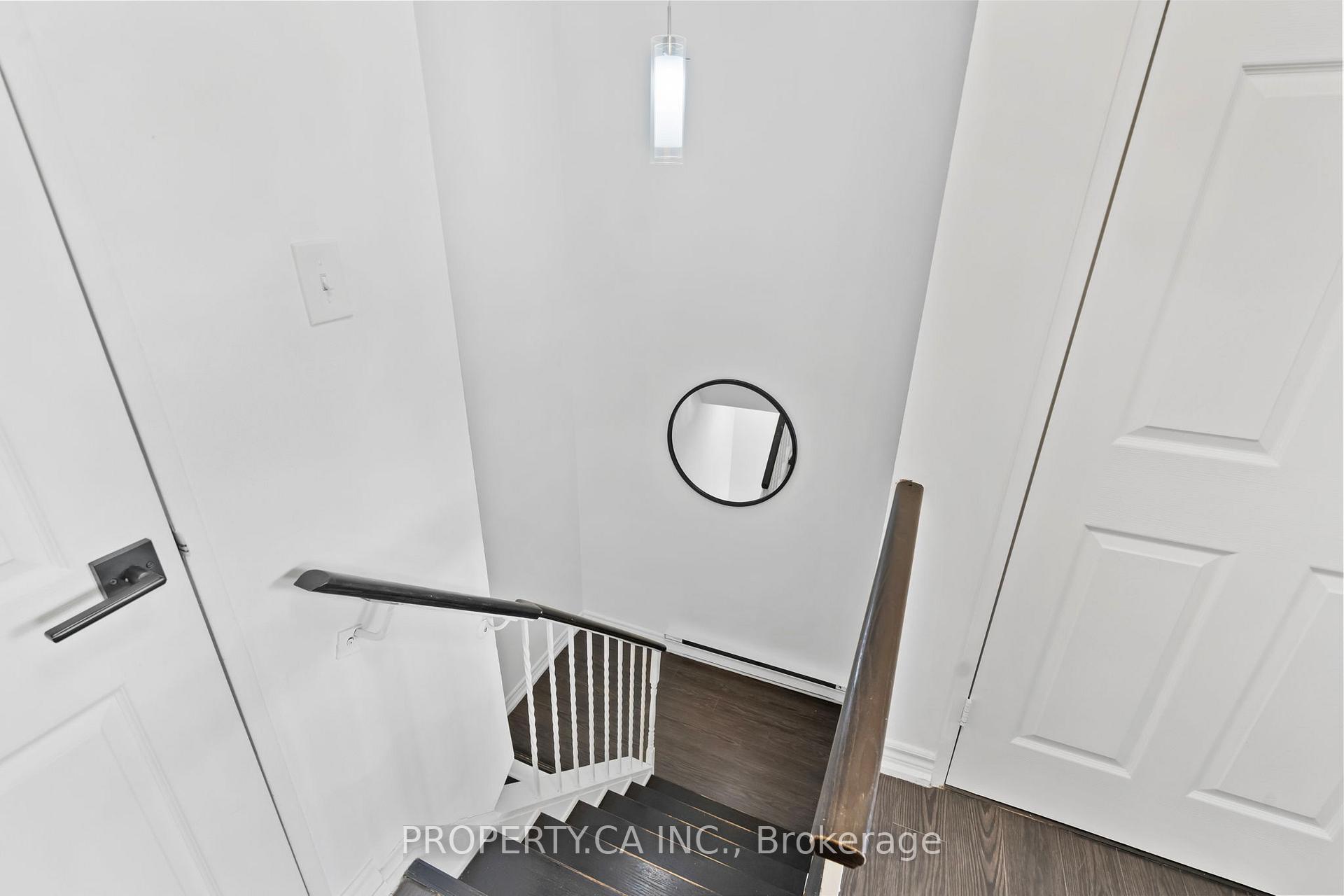 1055 Dundas Street E 179