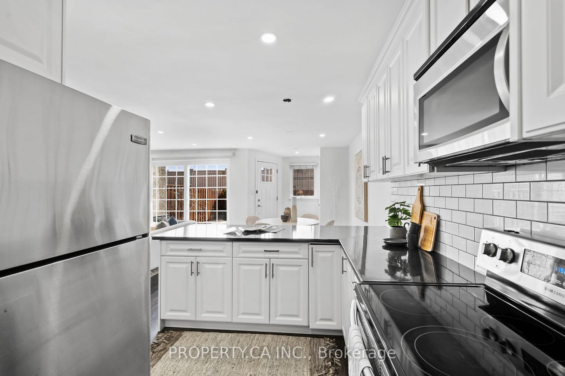 1055 Dundas Street E 179