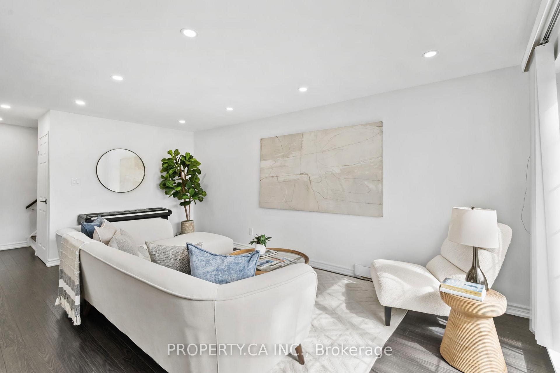 1055 Dundas Street E 179