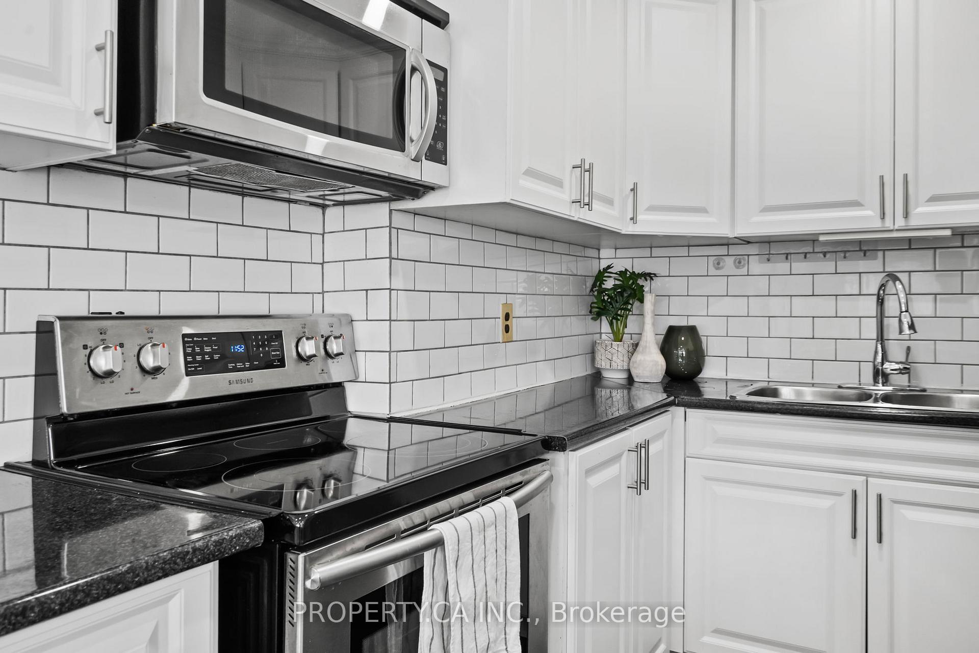 1055 Dundas Street E 179