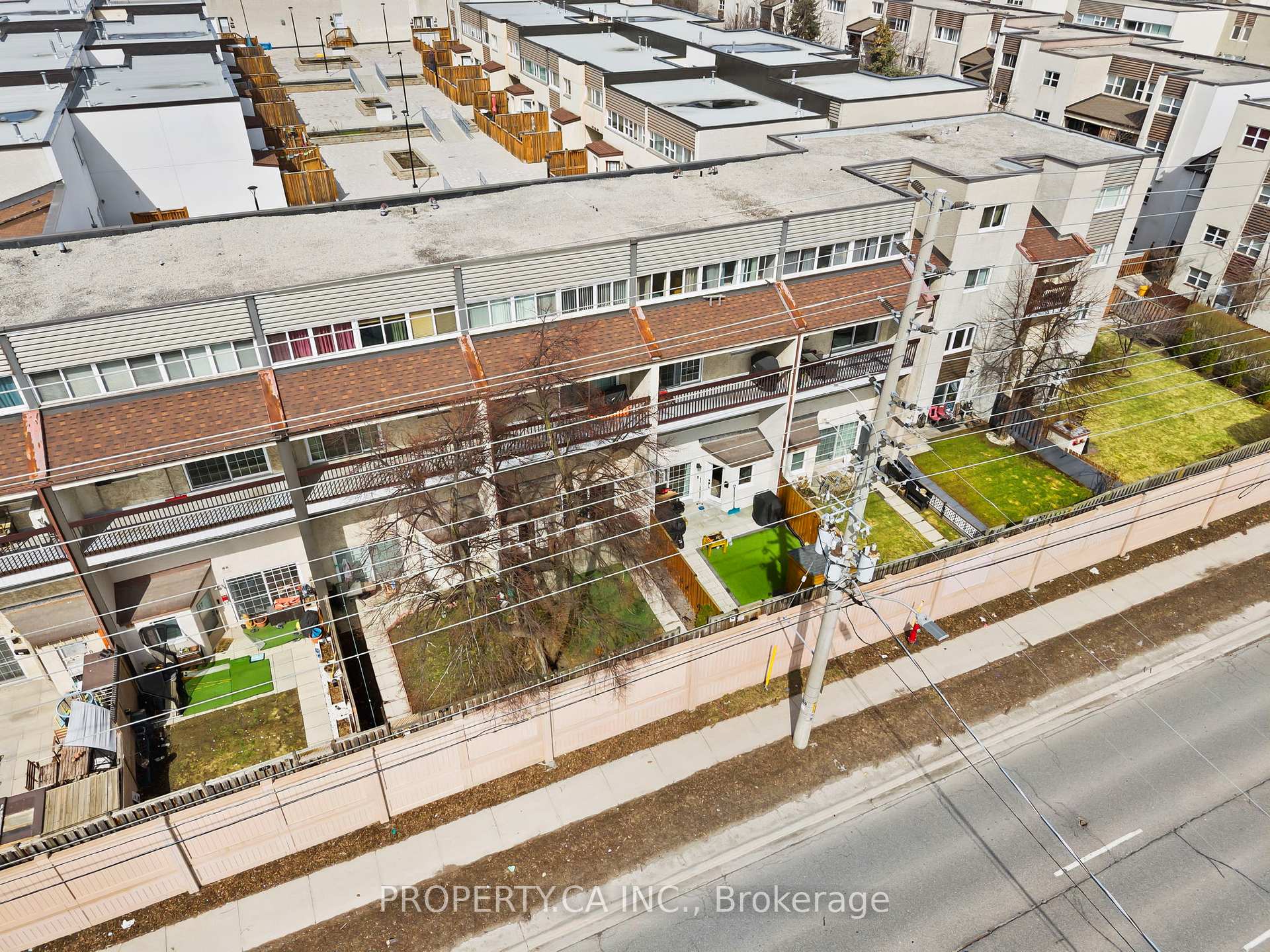 1055 Dundas Street E 179