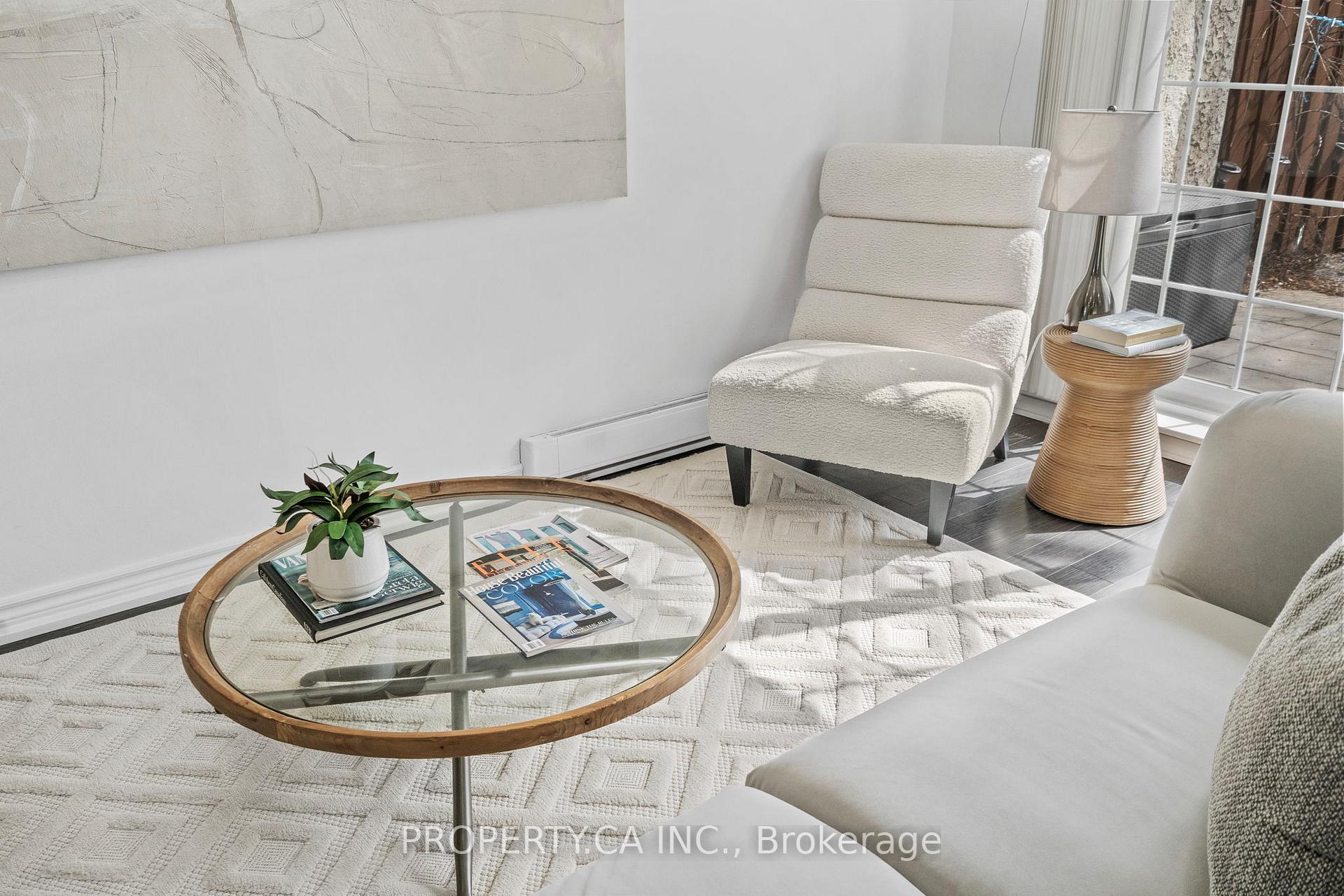 1055 Dundas Street E 179