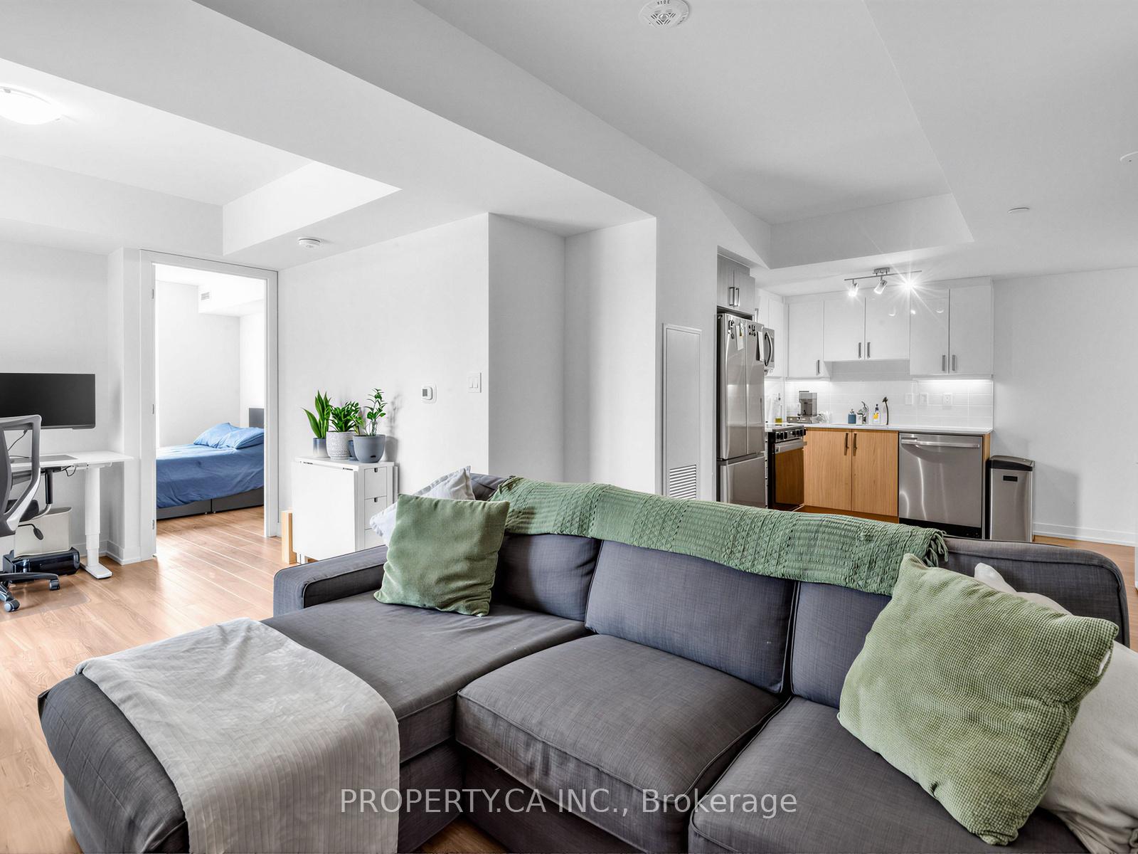 556 Marlee Avenue 225