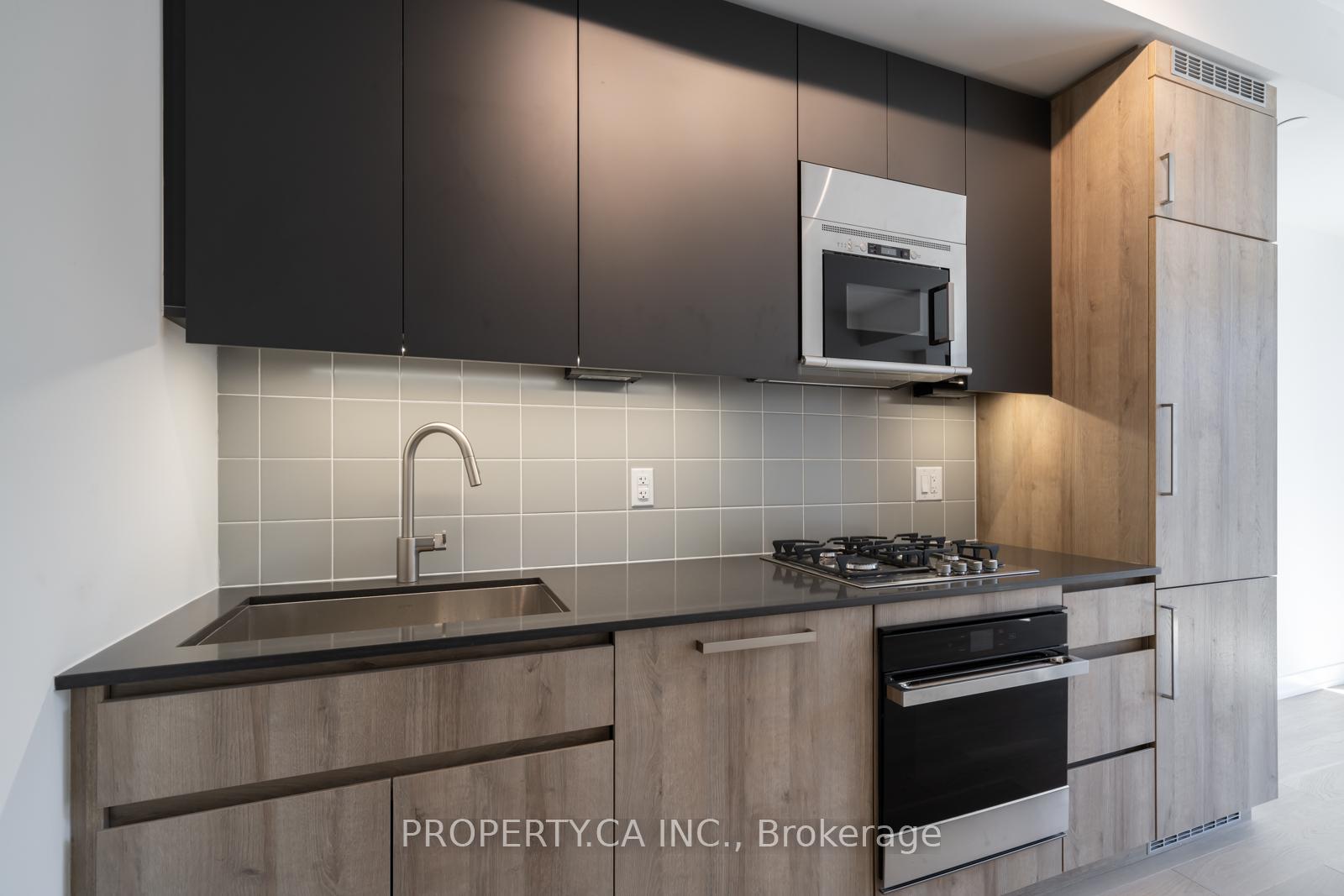 430 Roncesvalles Avenue 205