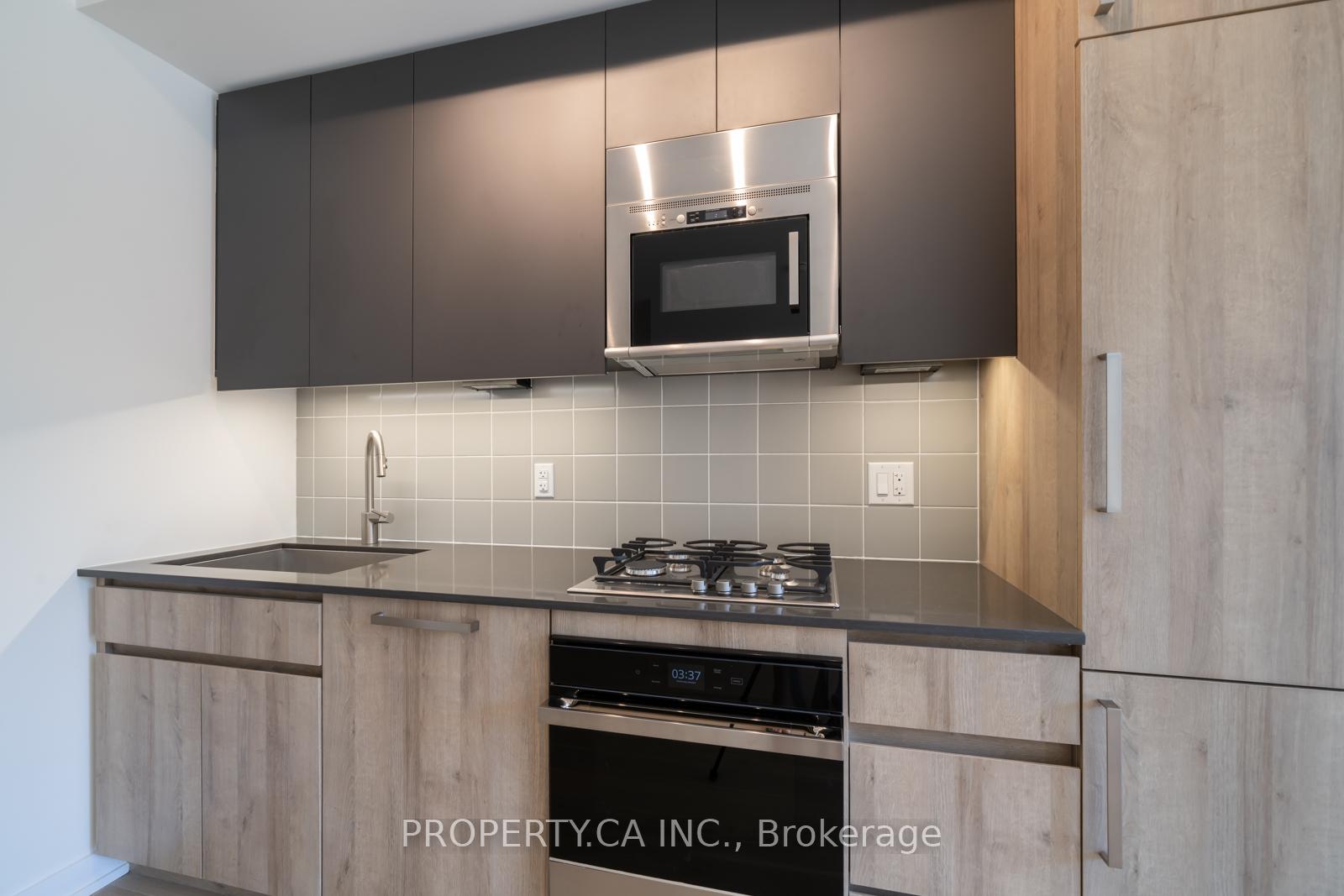 430 Roncesvalles Avenue 205