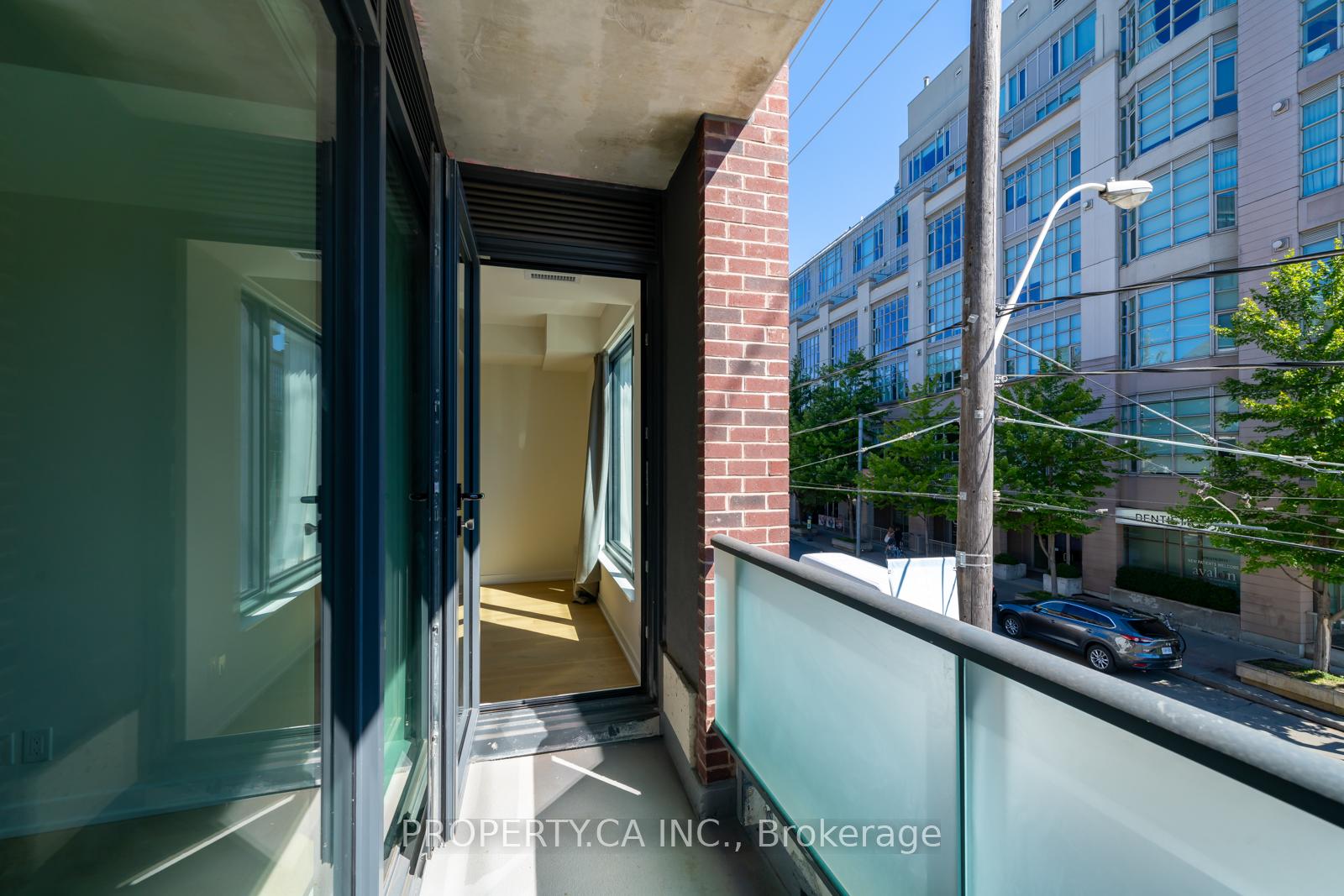 430 Roncesvalles Avenue 205