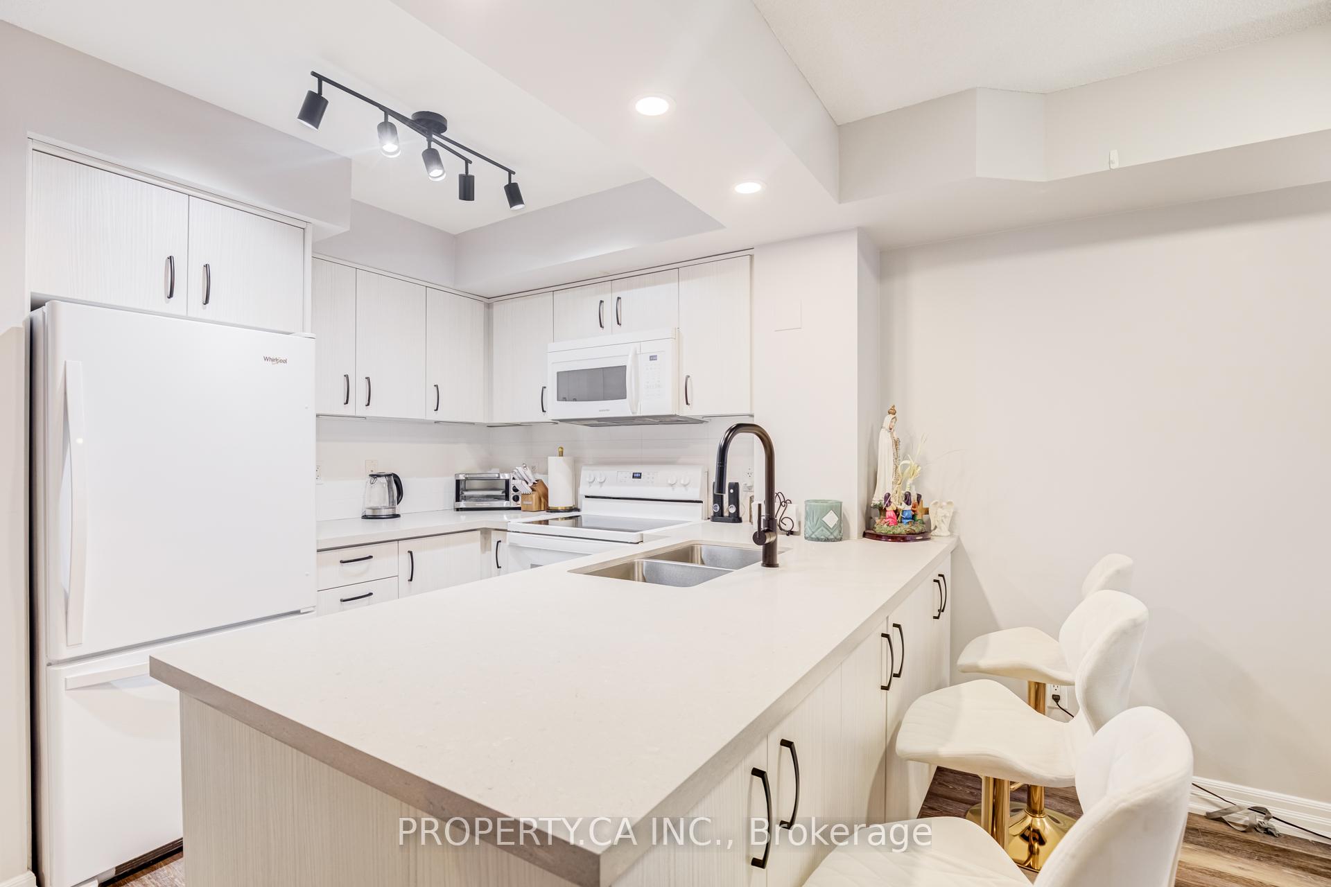 4090 Living Arts Drive 904