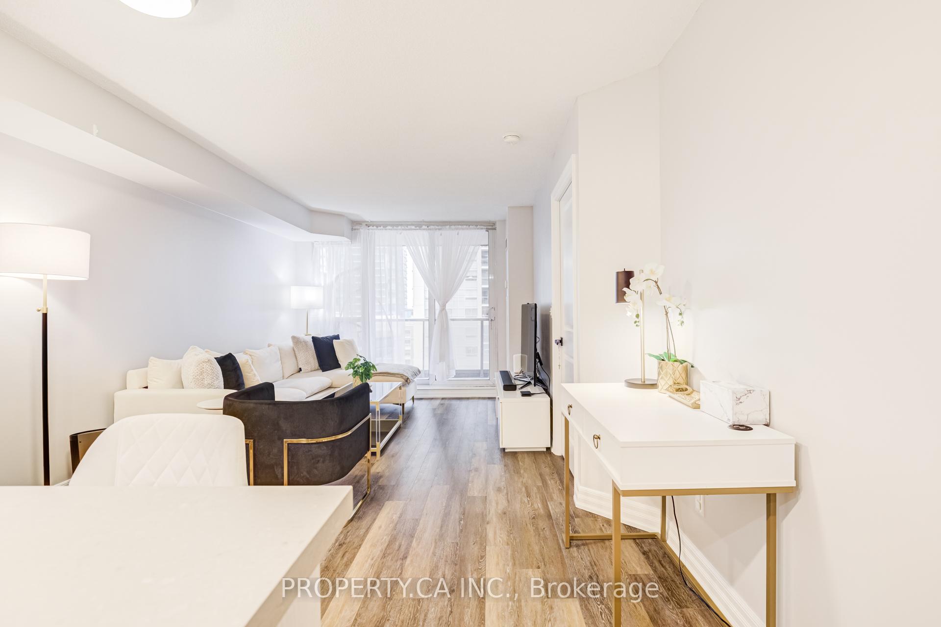 4090 Living Arts Drive 904