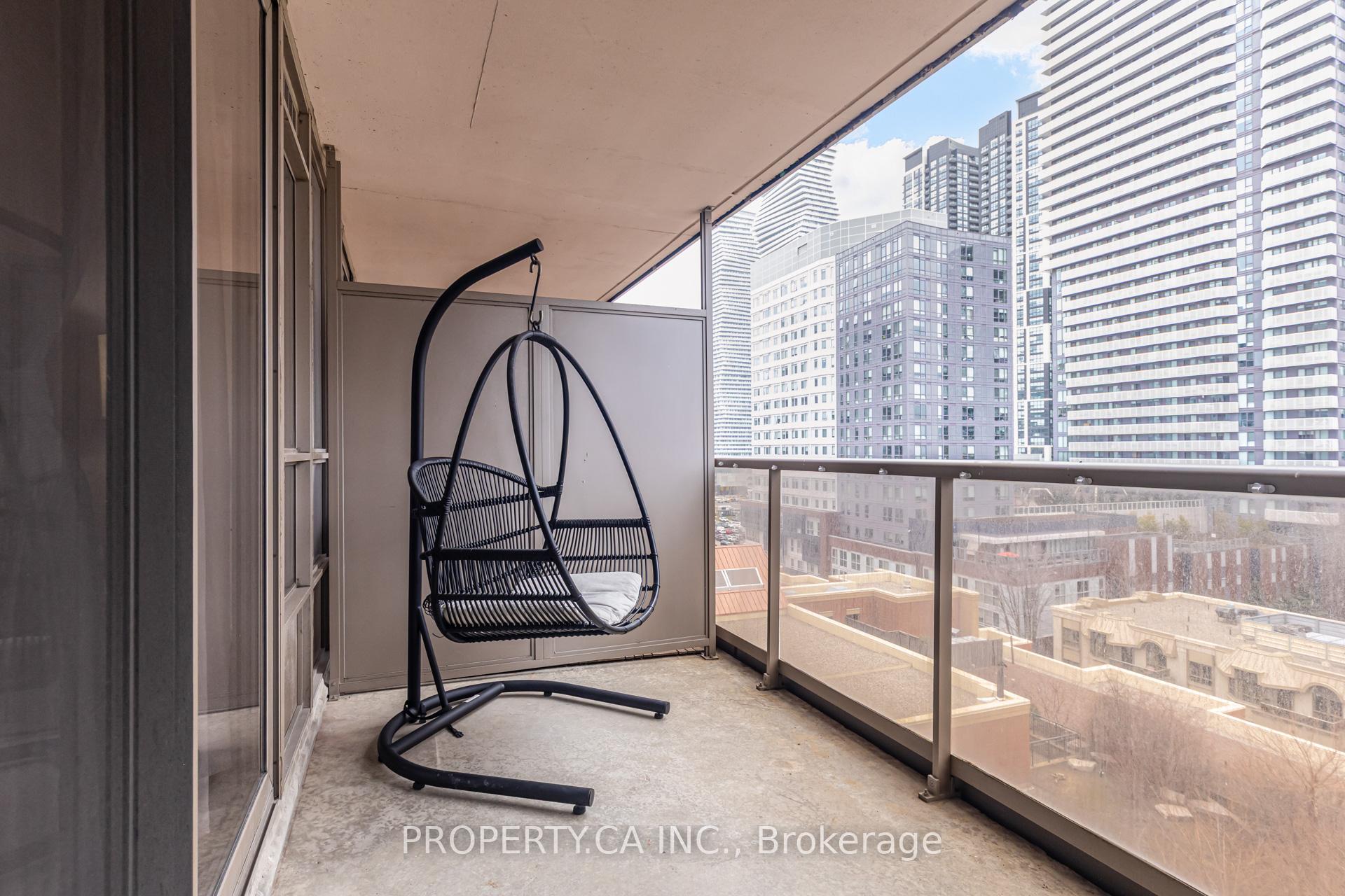 4090 Living Arts Drive 904