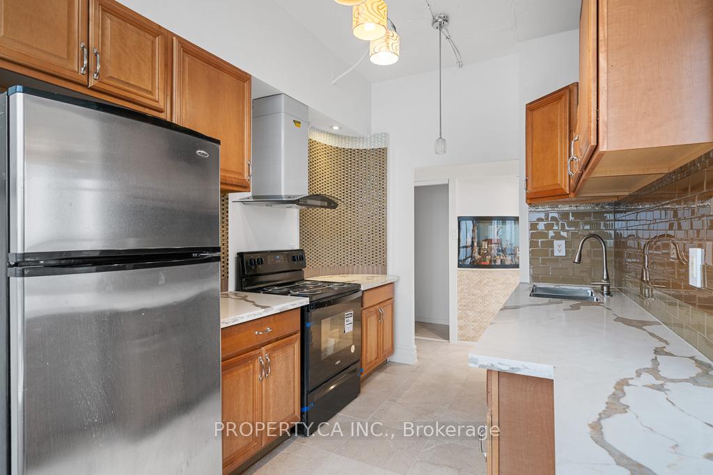 75 King Street E PH11