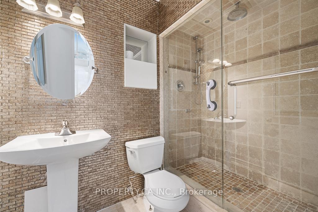 75 King Street E PH11