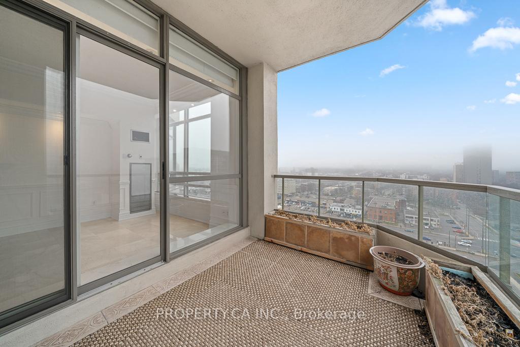 75 King Street E PH11
