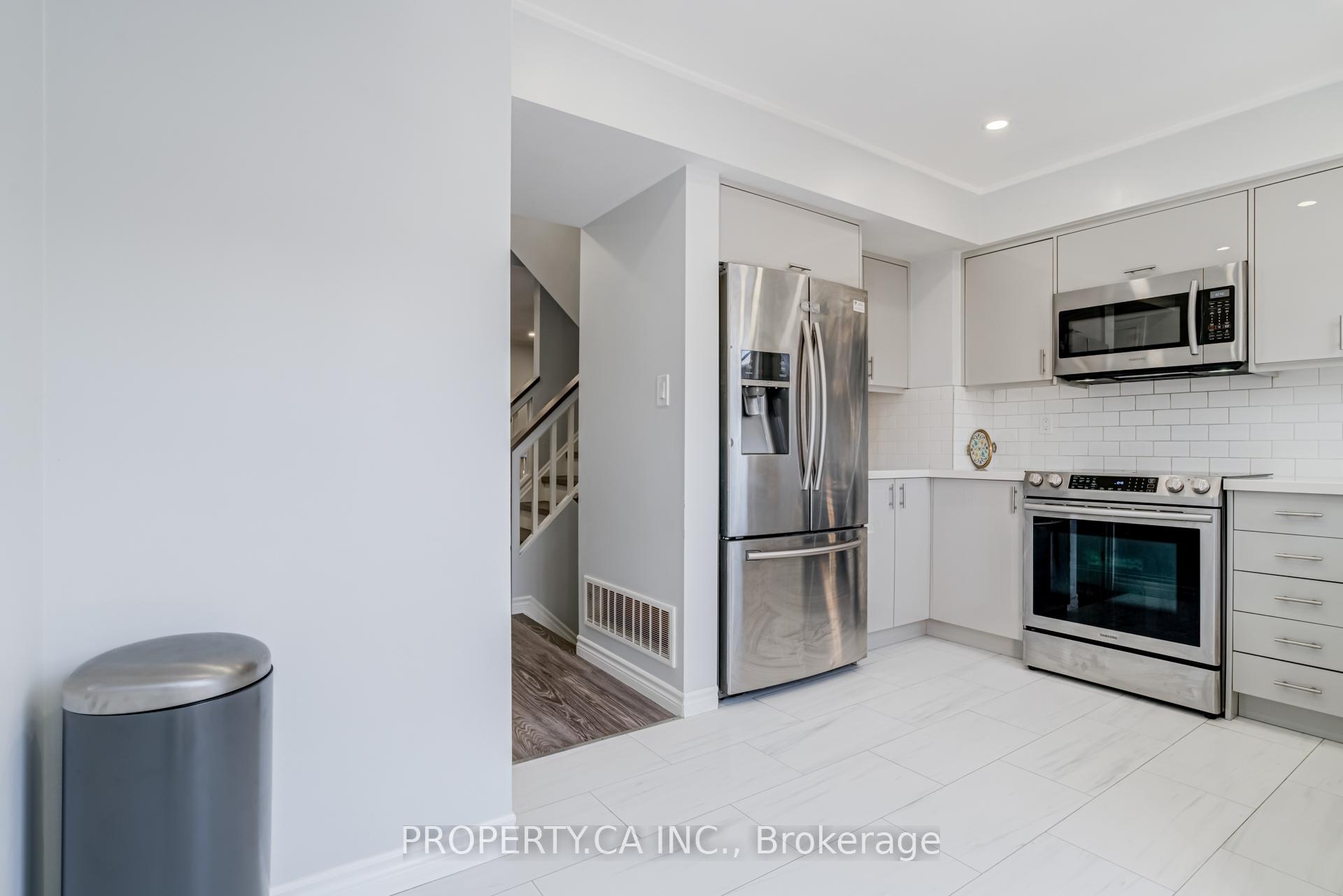 1050 Bristol Road W 45