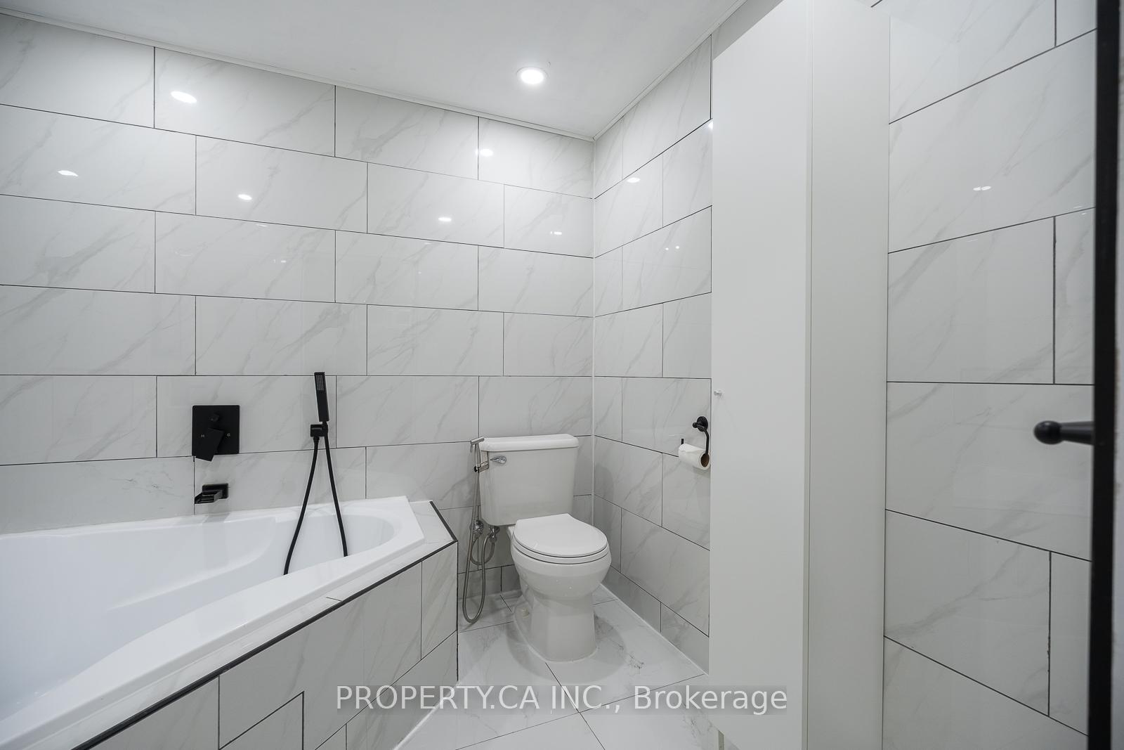 2779 Gananoque Drive 49