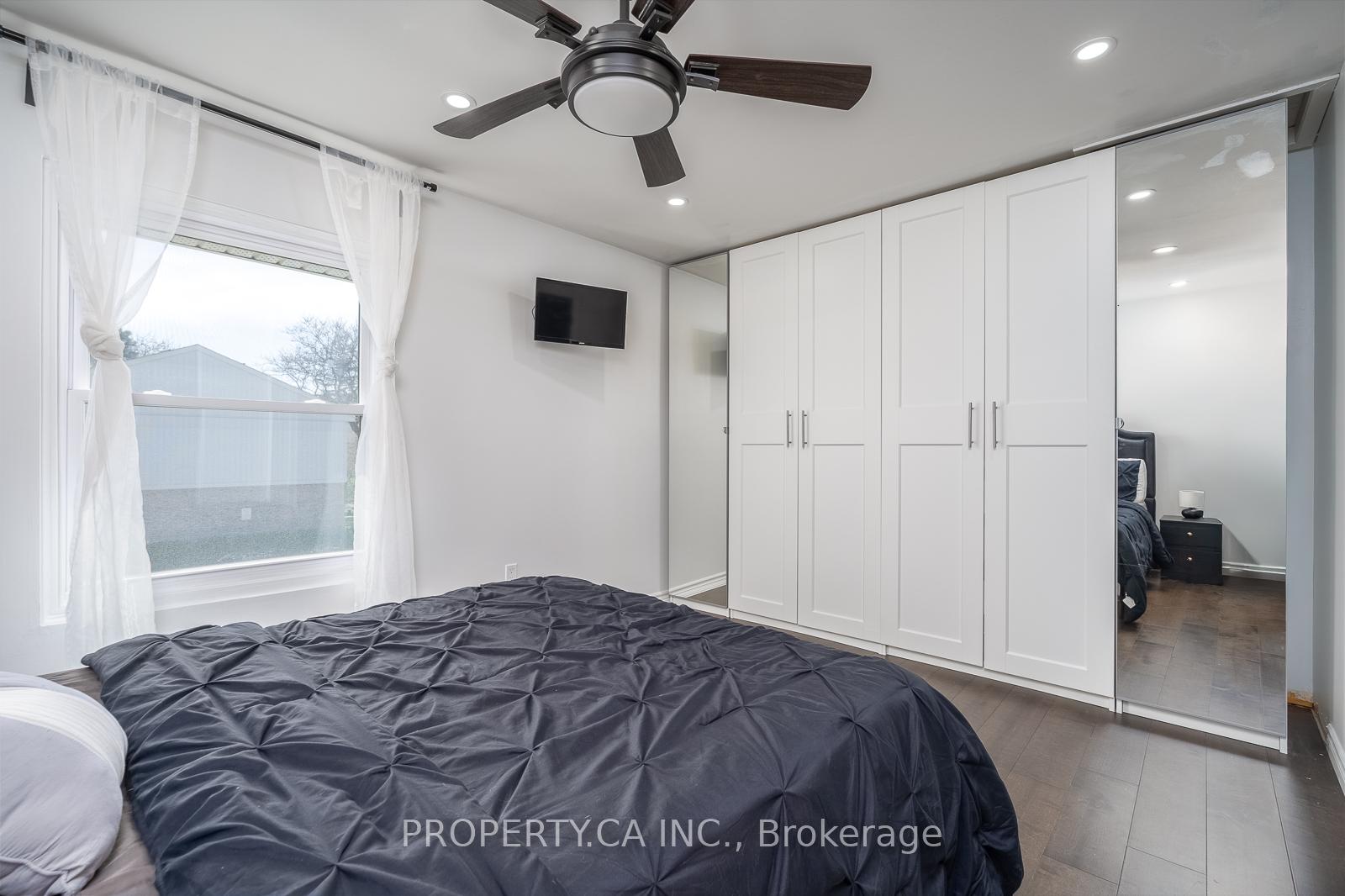 2779 Gananoque Drive 49