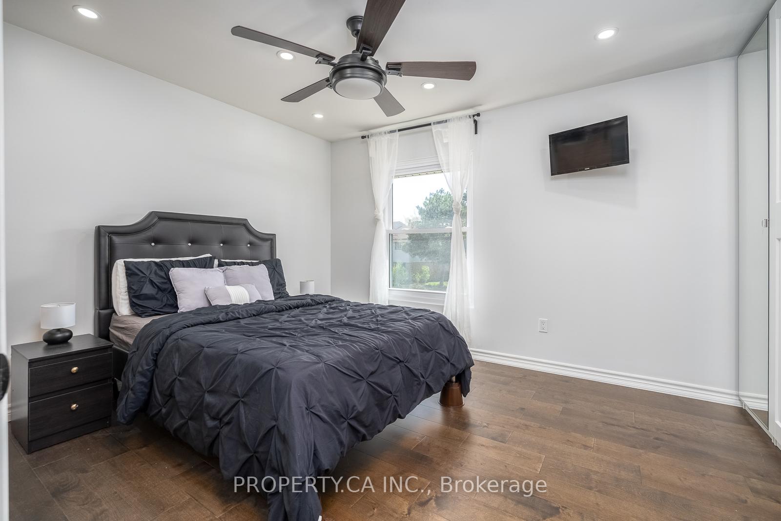 2779 Gananoque Drive 49
