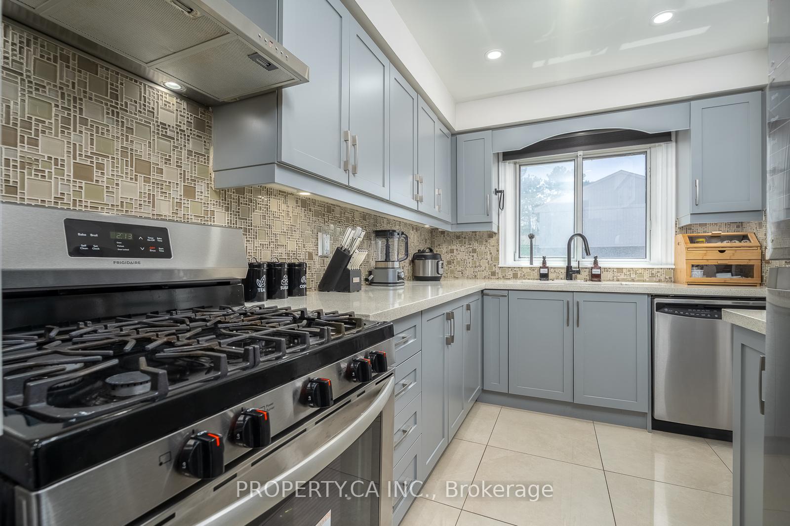 2779 Gananoque Drive 49