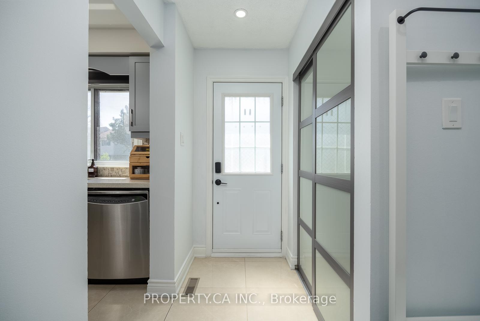 2779 Gananoque Drive 49