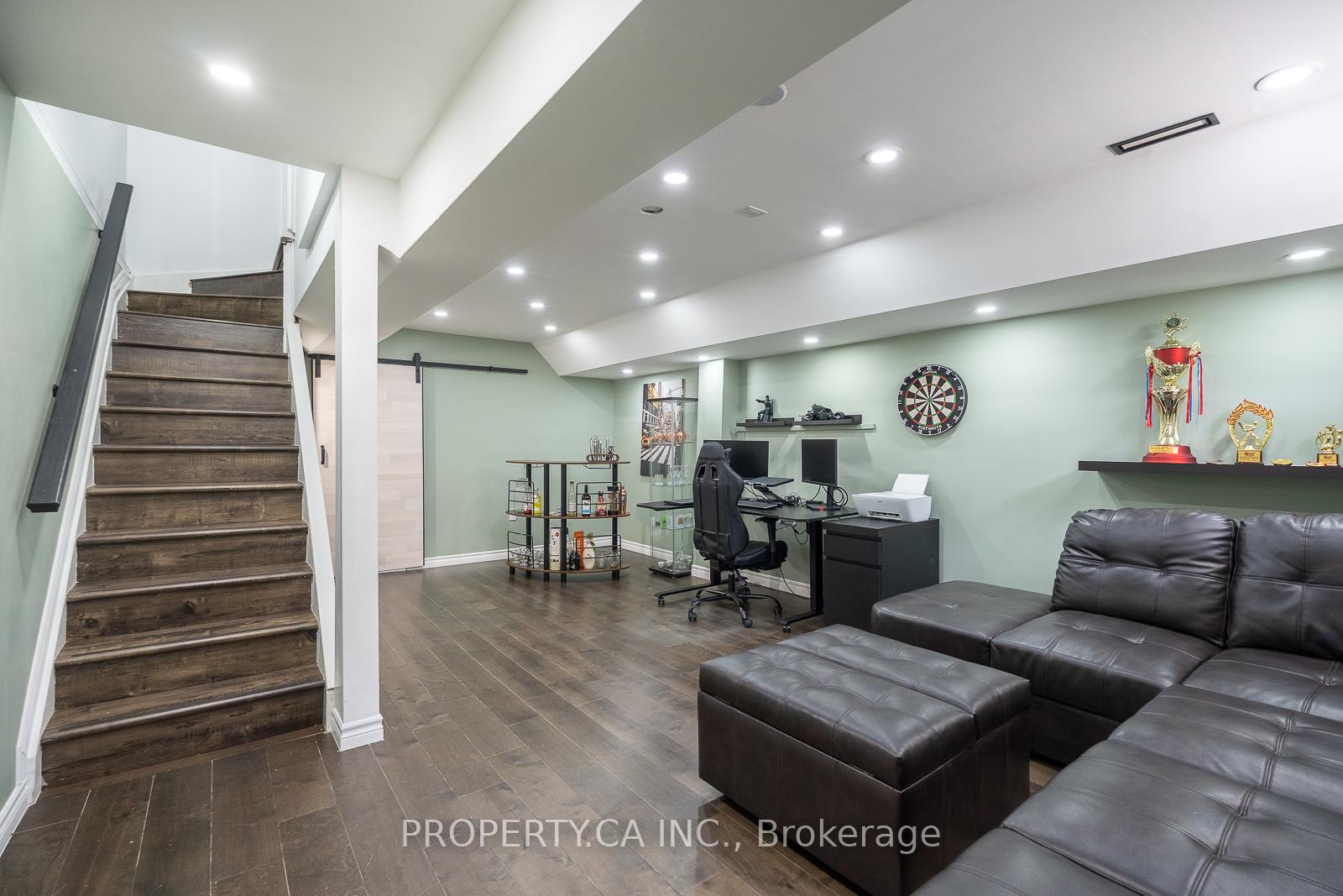 2779 Gananoque Drive 49