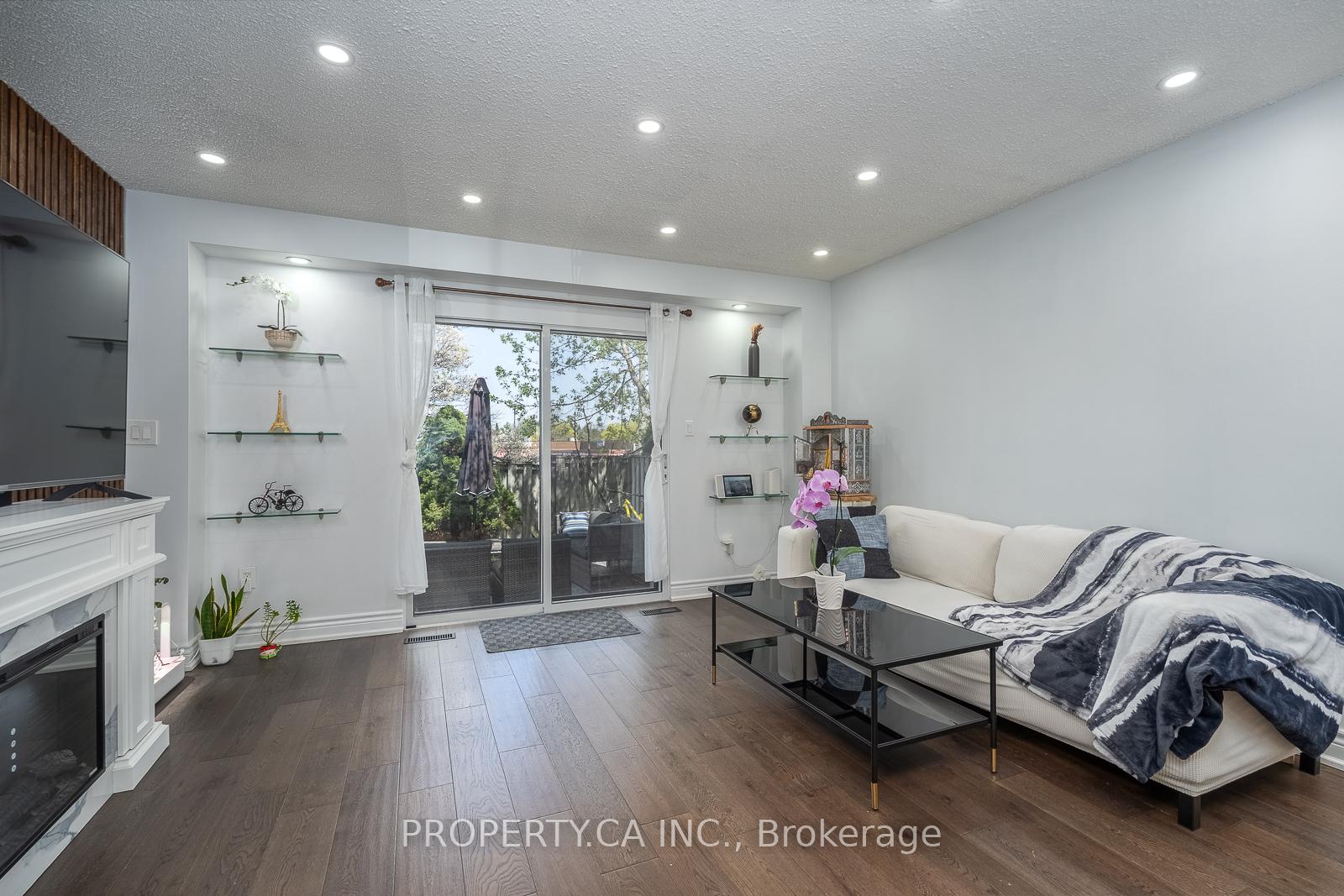 2779 Gananoque Drive 49
