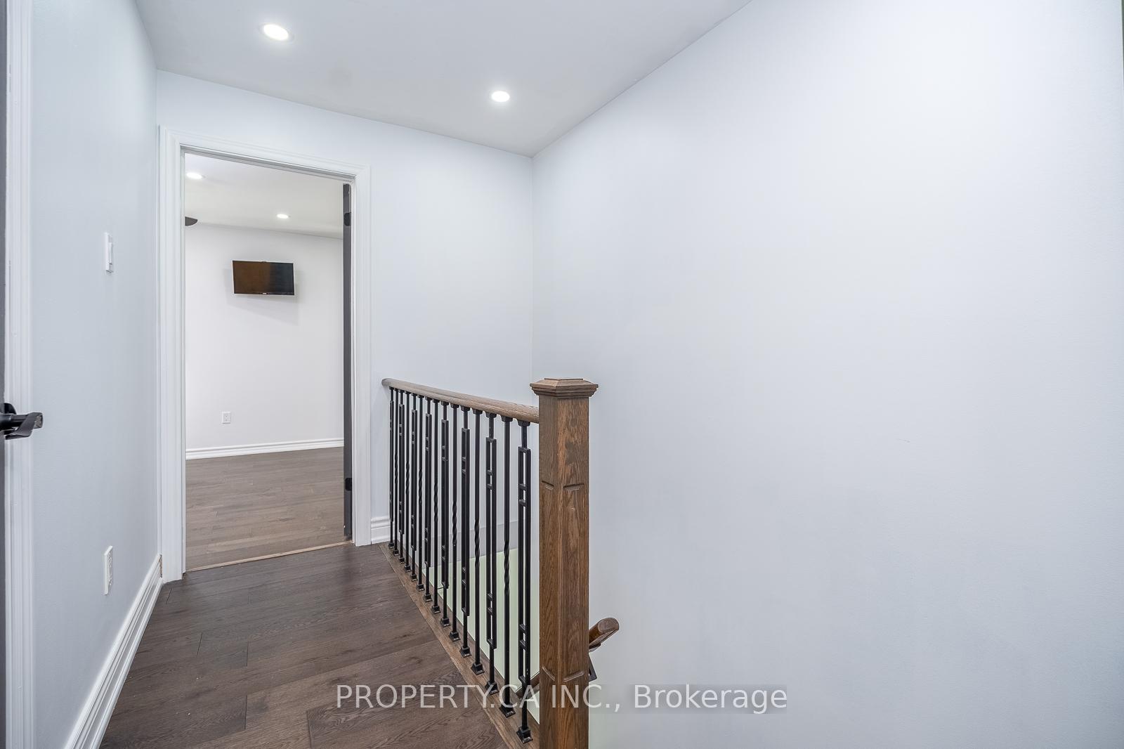 2779 Gananoque Drive 49