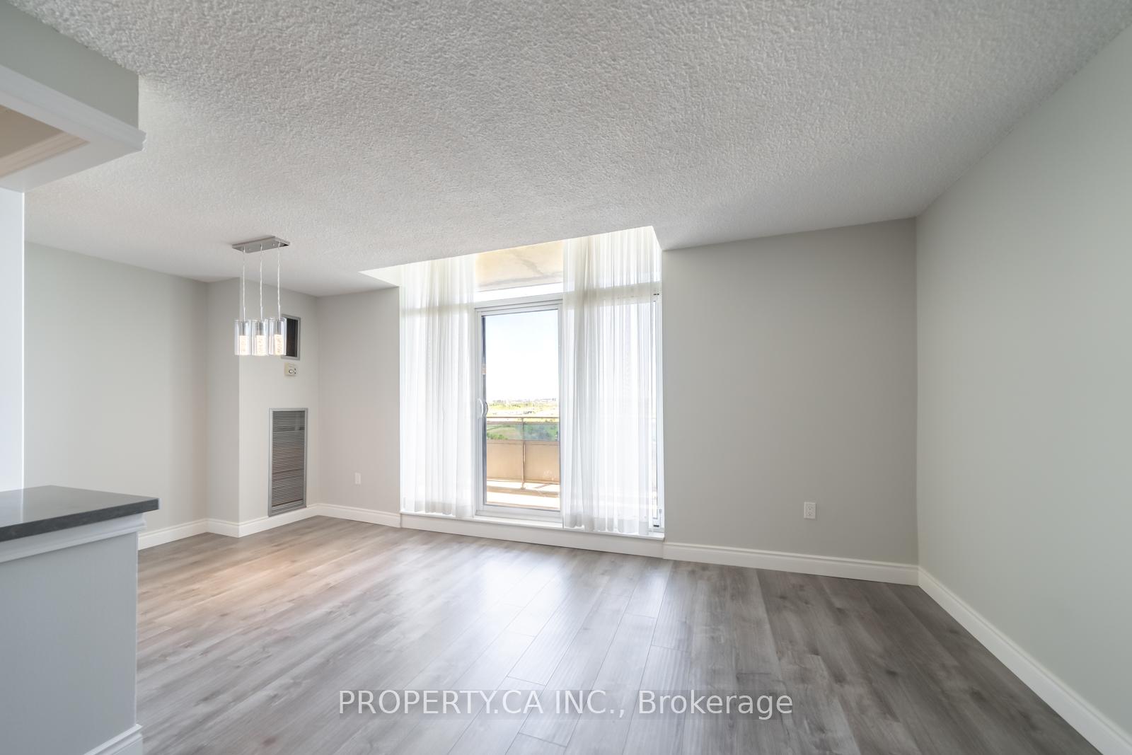355 Rathburn Road E 1204