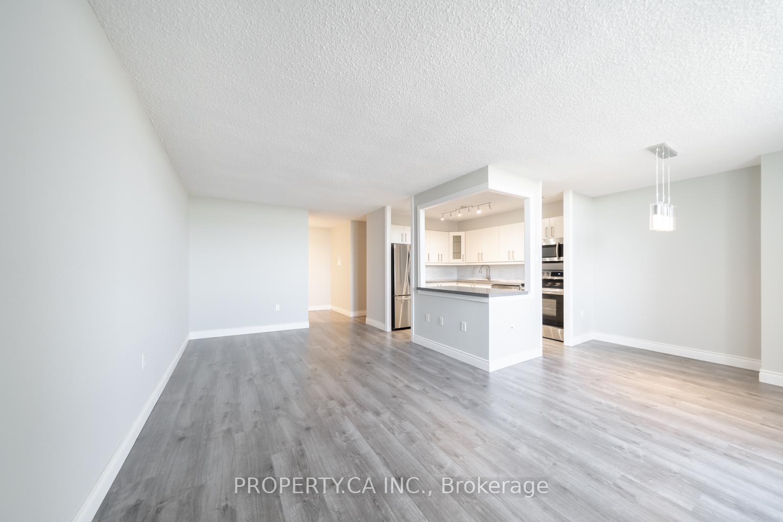 355 Rathburn Road E 1204