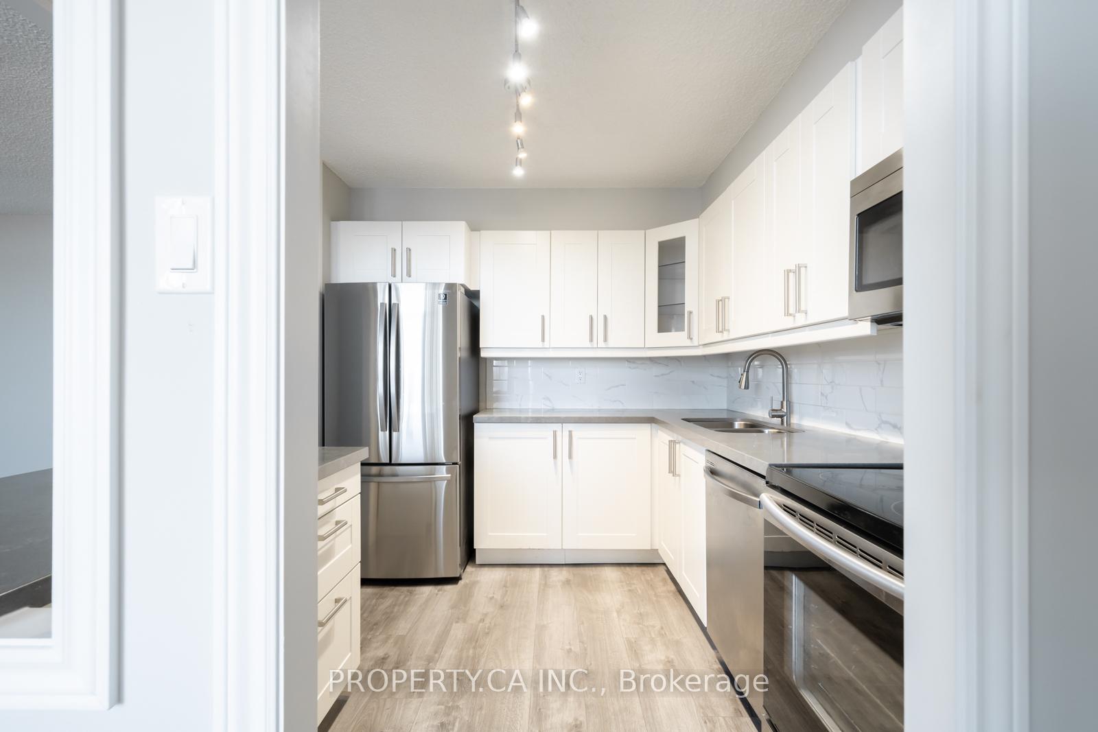 355 Rathburn Road E 1204