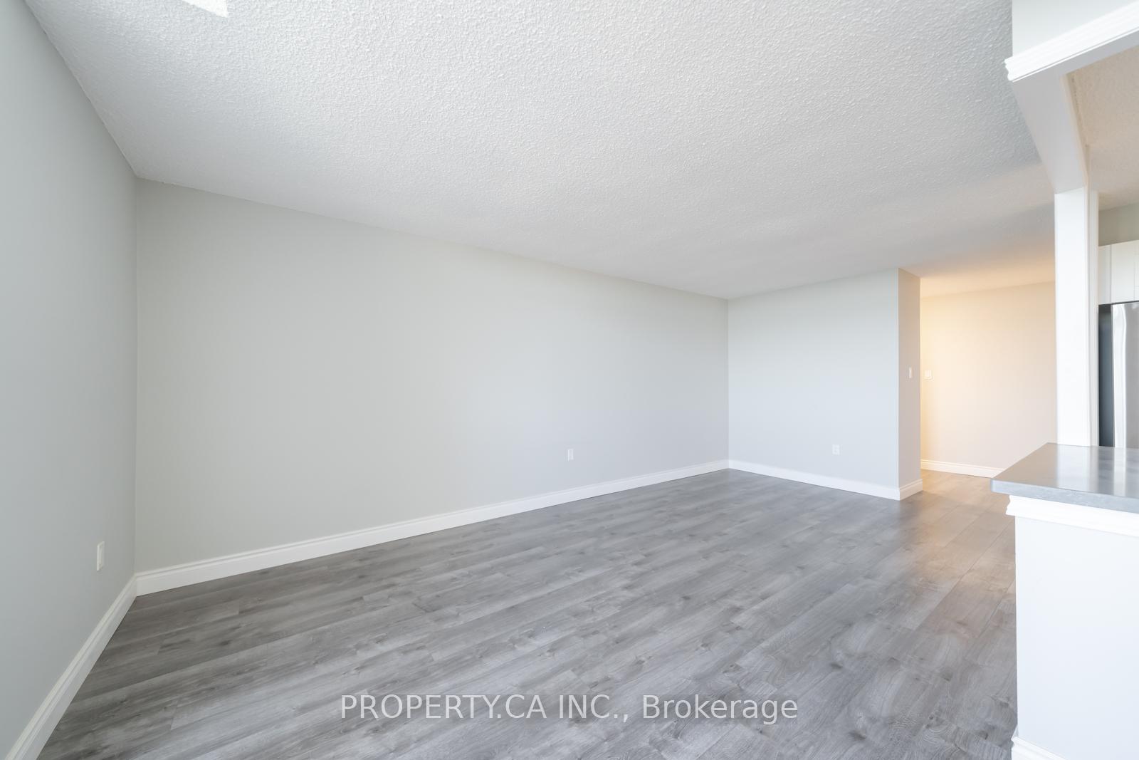 355 Rathburn Road E 1204