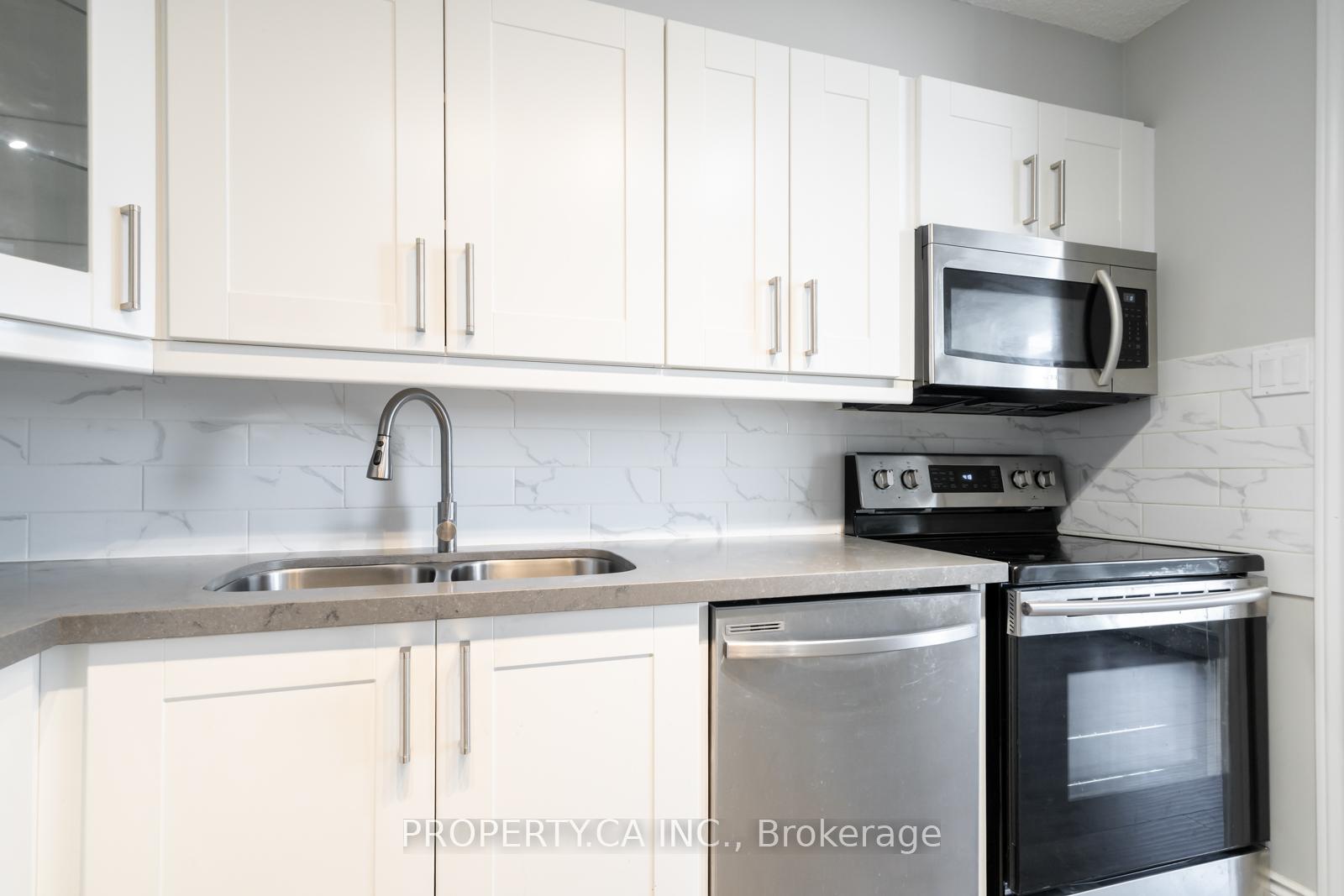 355 Rathburn Road E 1204