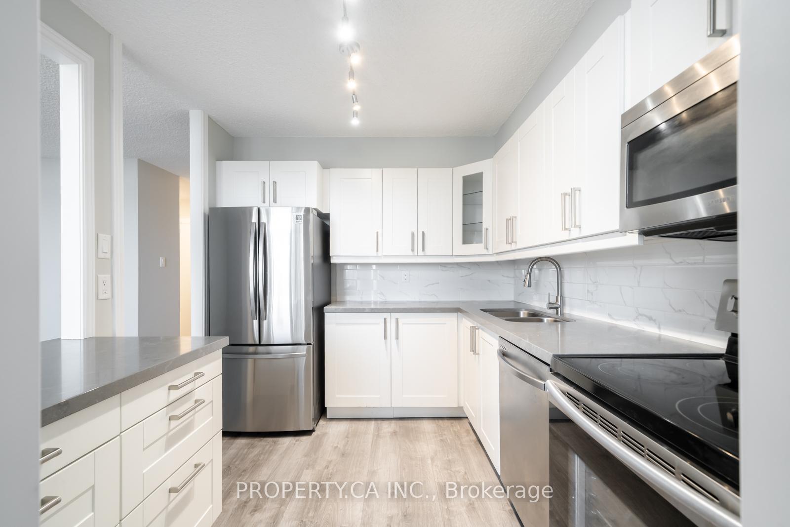 355 Rathburn Road E 1204