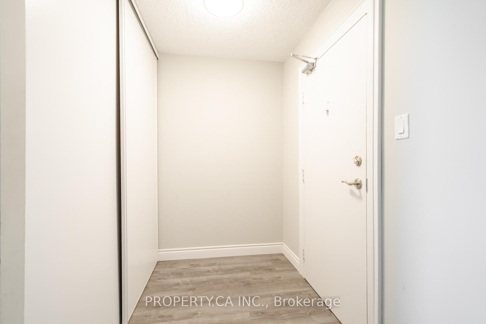 355 Rathburn Road E 1204