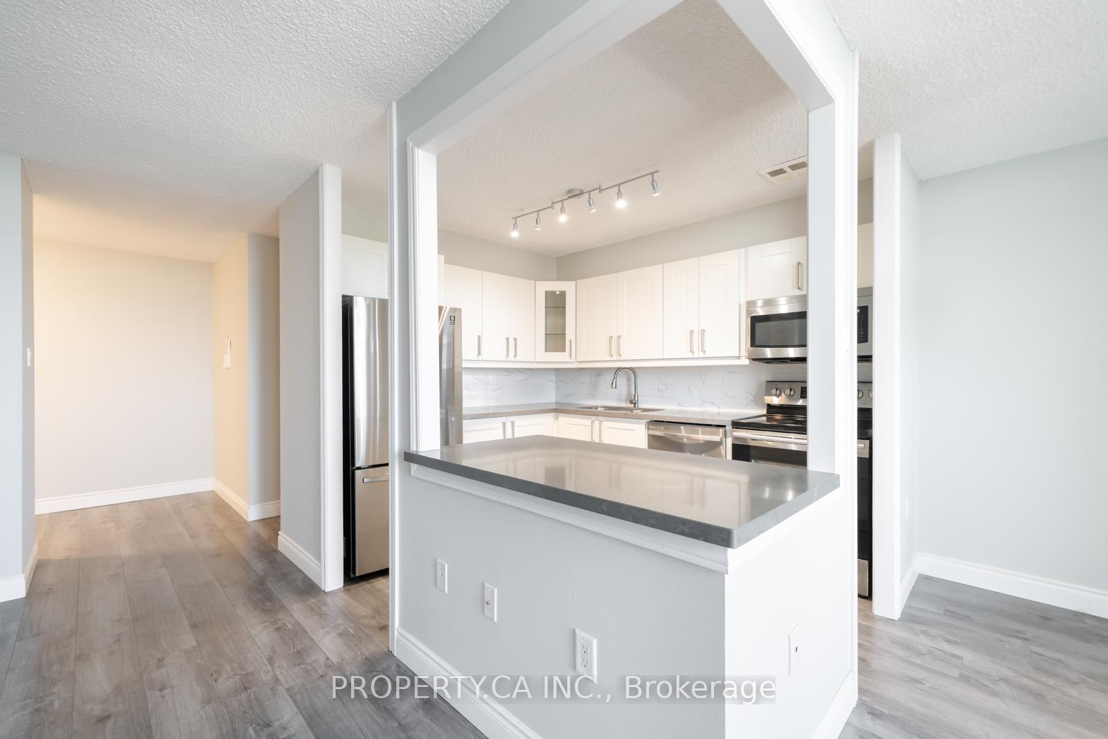 355 Rathburn Road E 1204