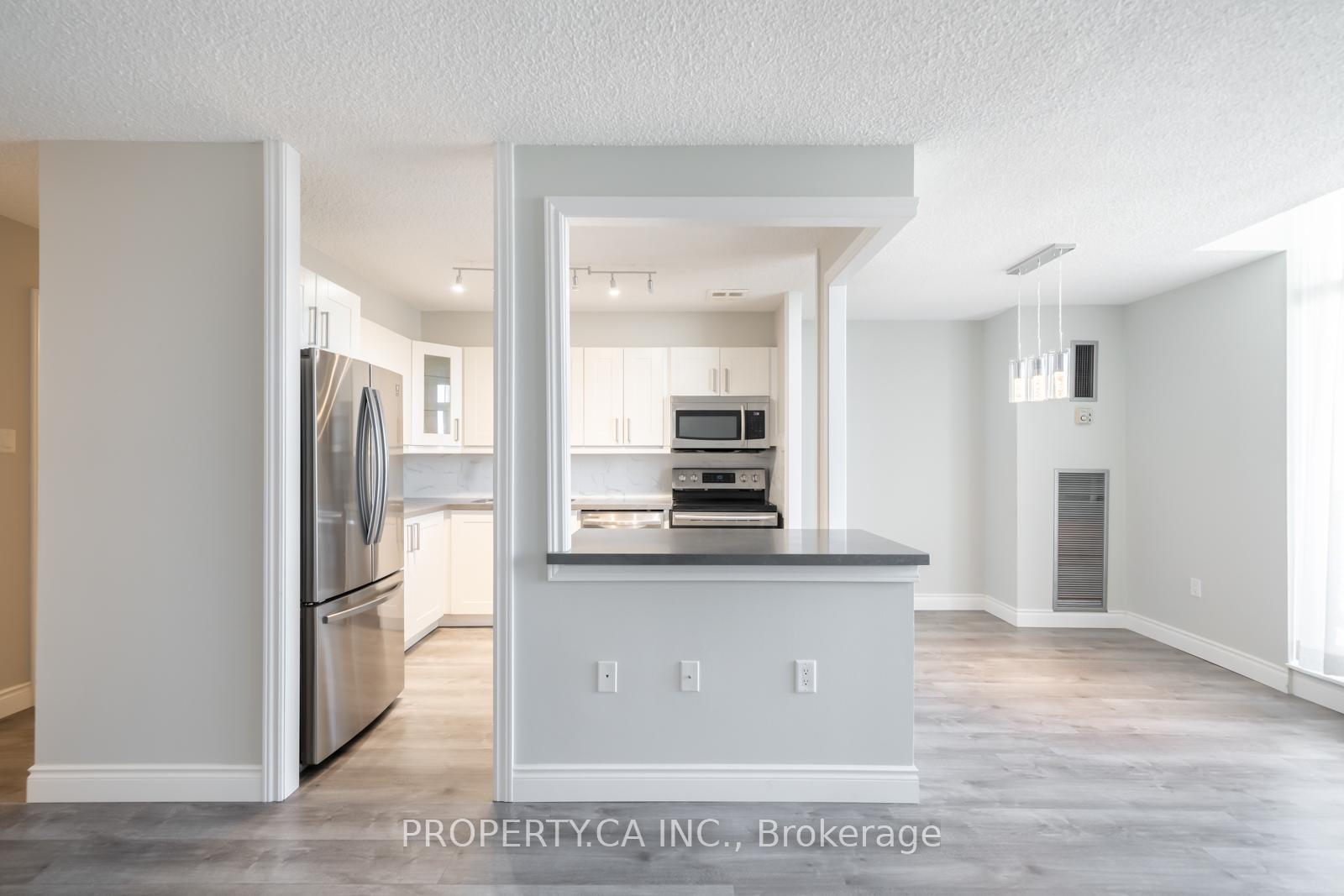 355 Rathburn Road E 1204