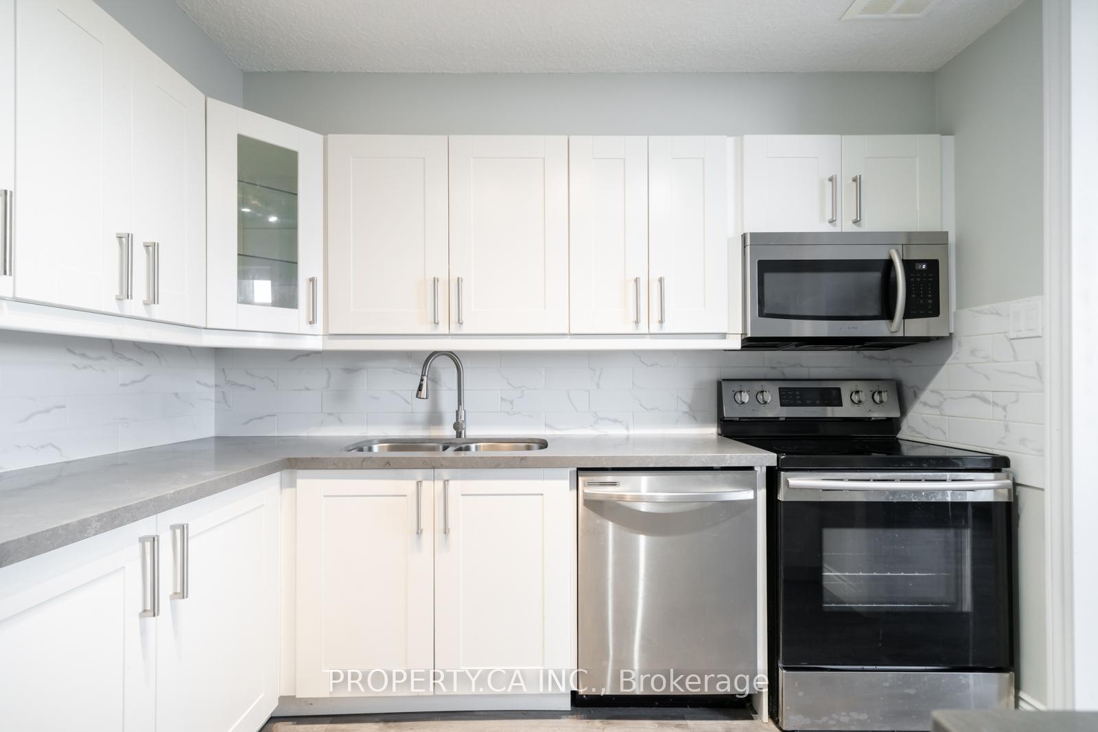 355 Rathburn Road E 1204