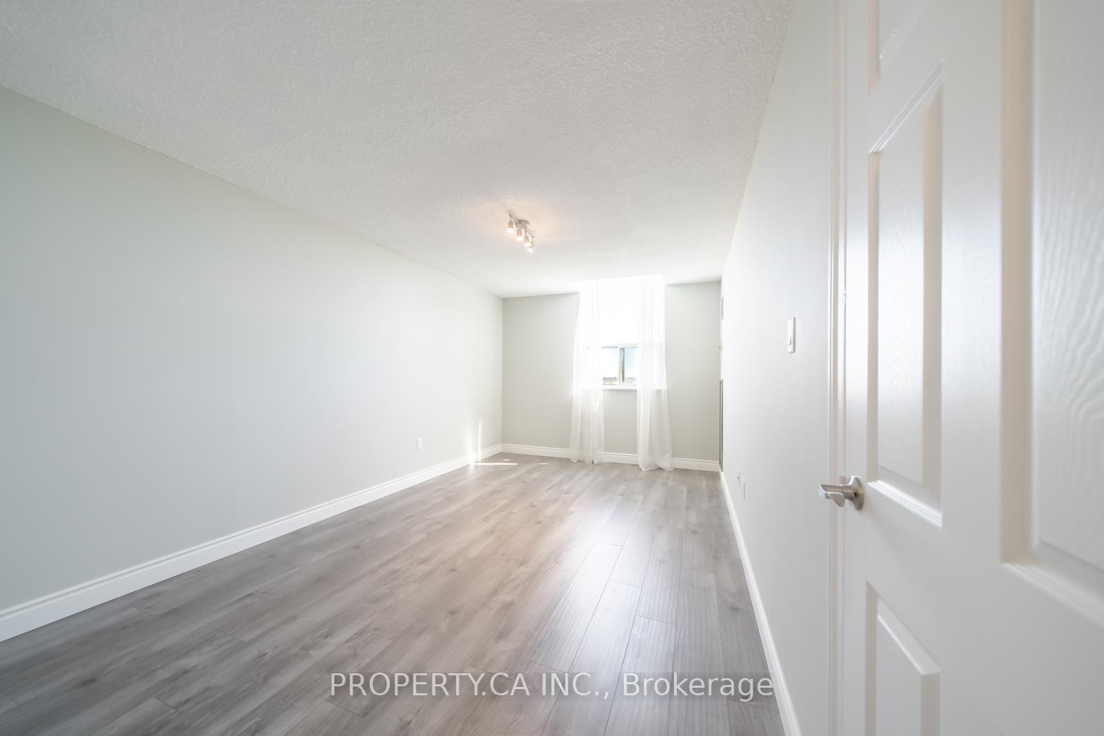 355 Rathburn Road E 1204
