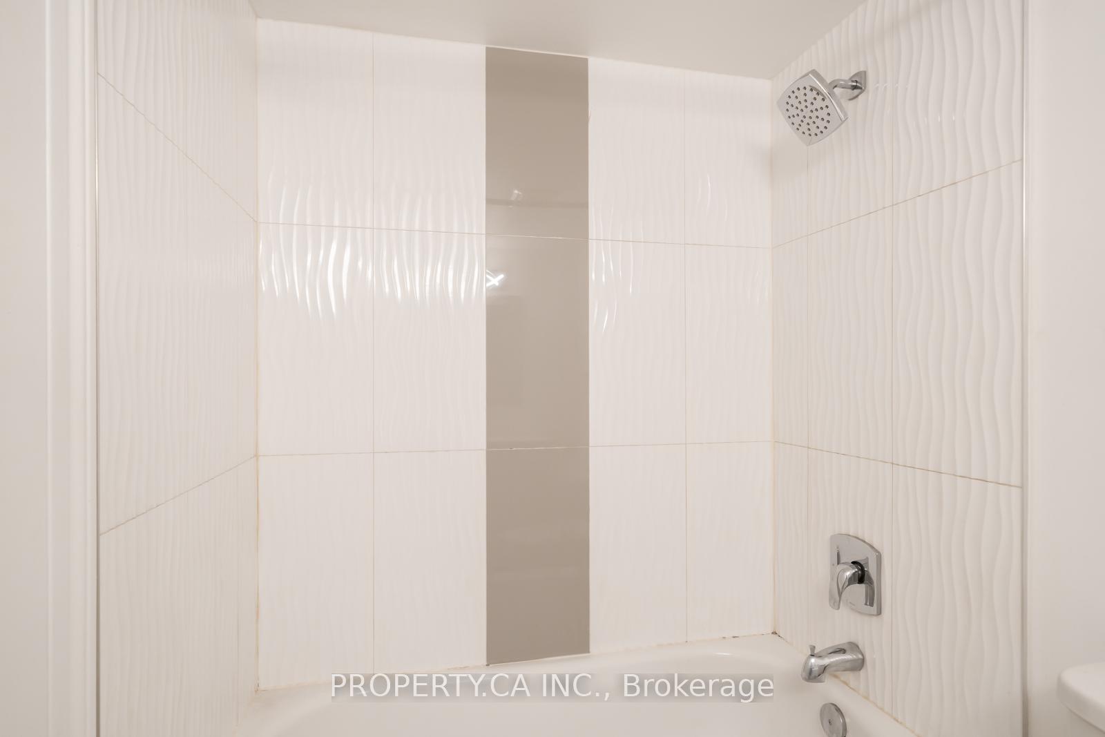 355 Rathburn Road E 1204
