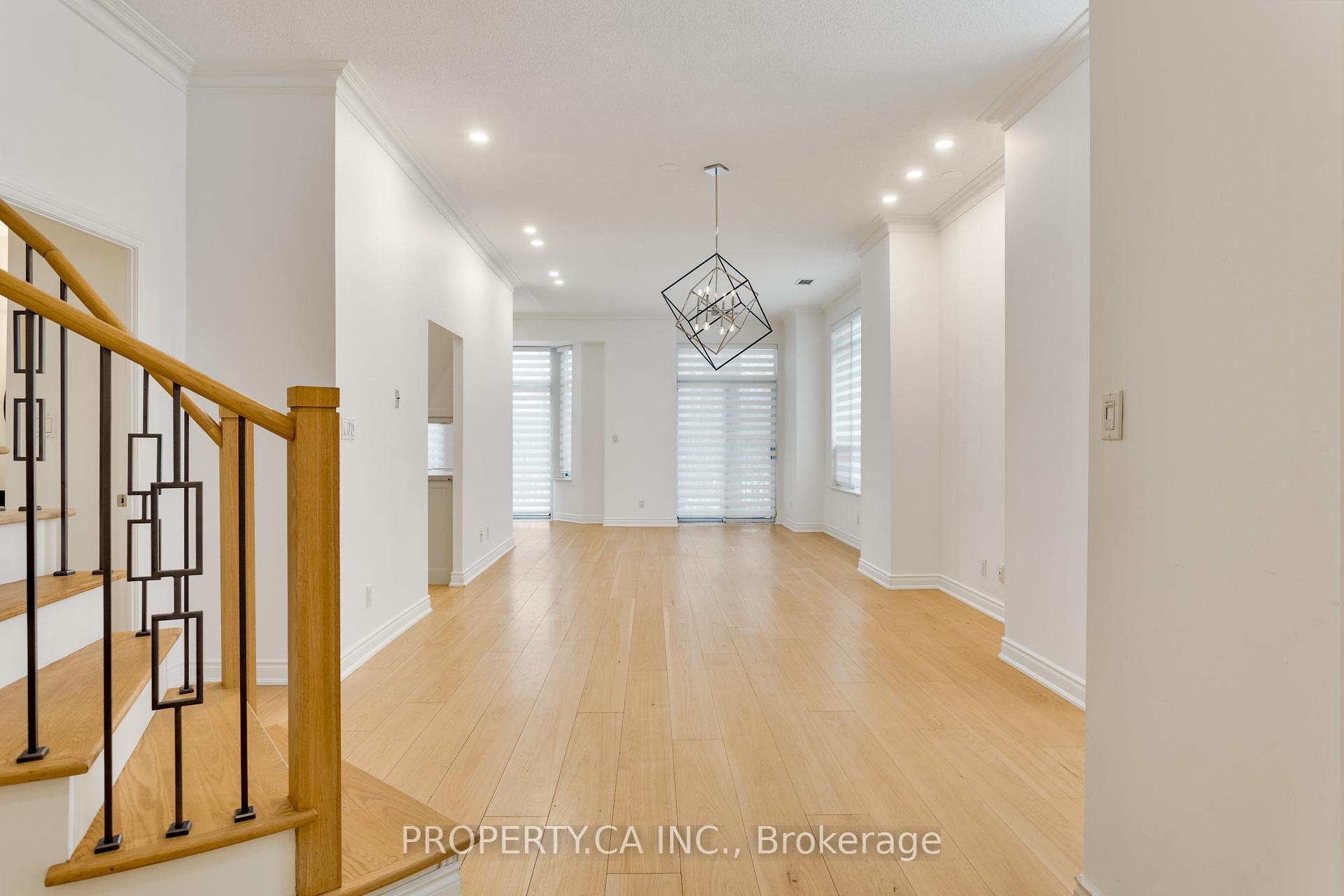 2 Aberfoyle Crescent 105