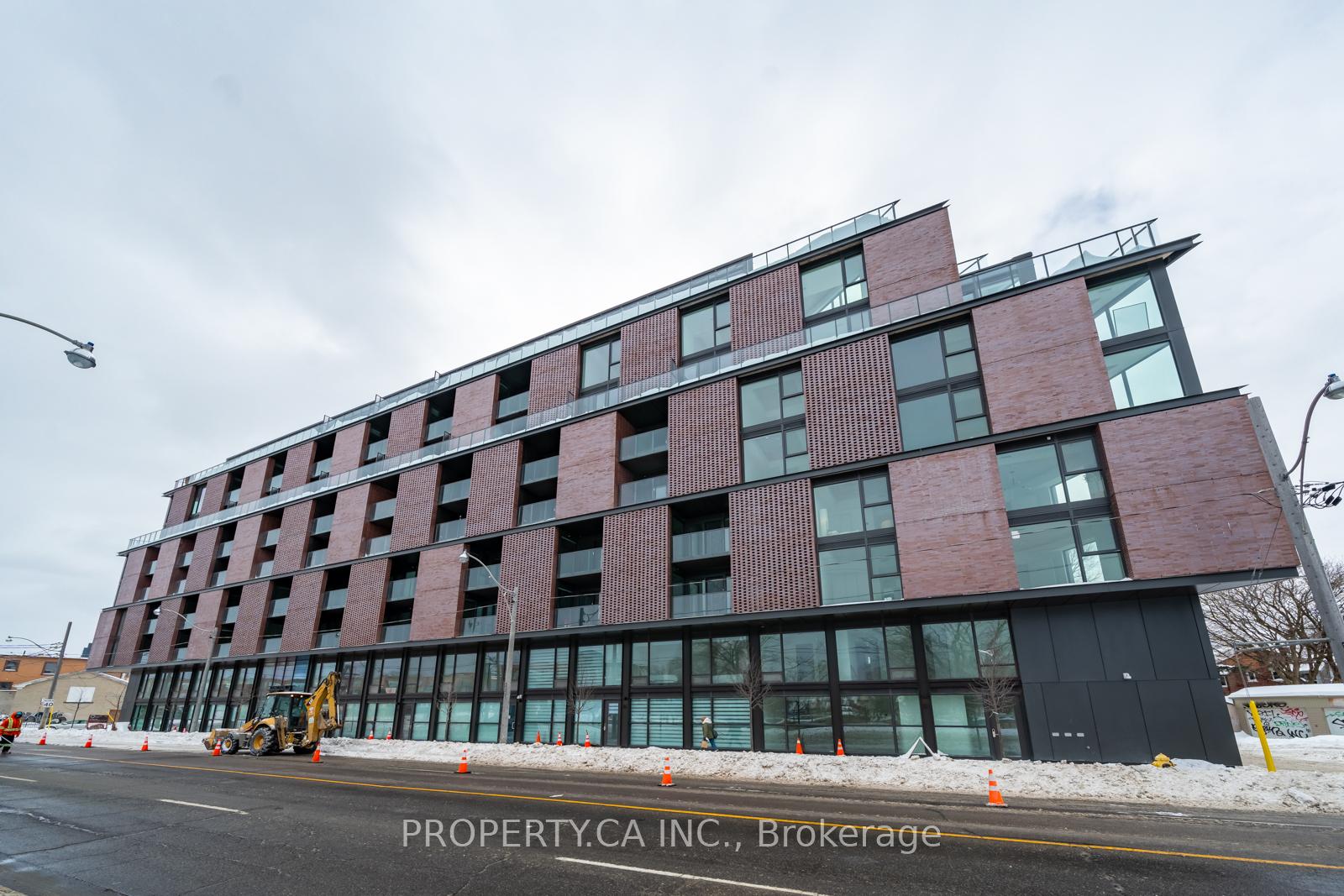 2625 Dundas Street W 407