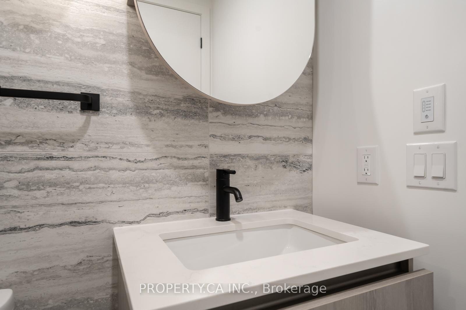 2625 Dundas Street W 407