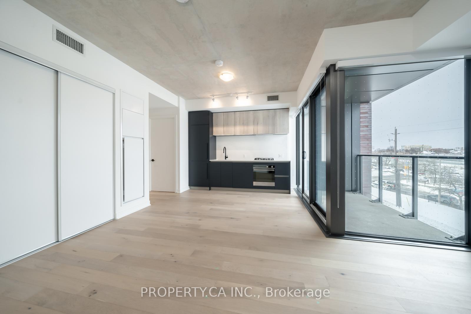 2625 Dundas Street W 407