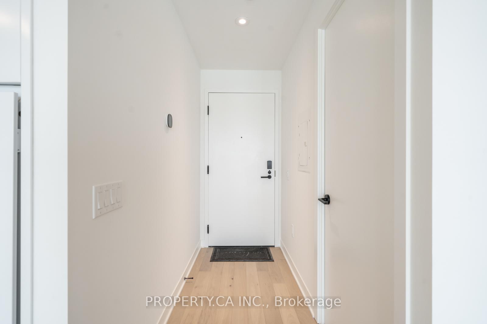 2625 Dundas Street W 407