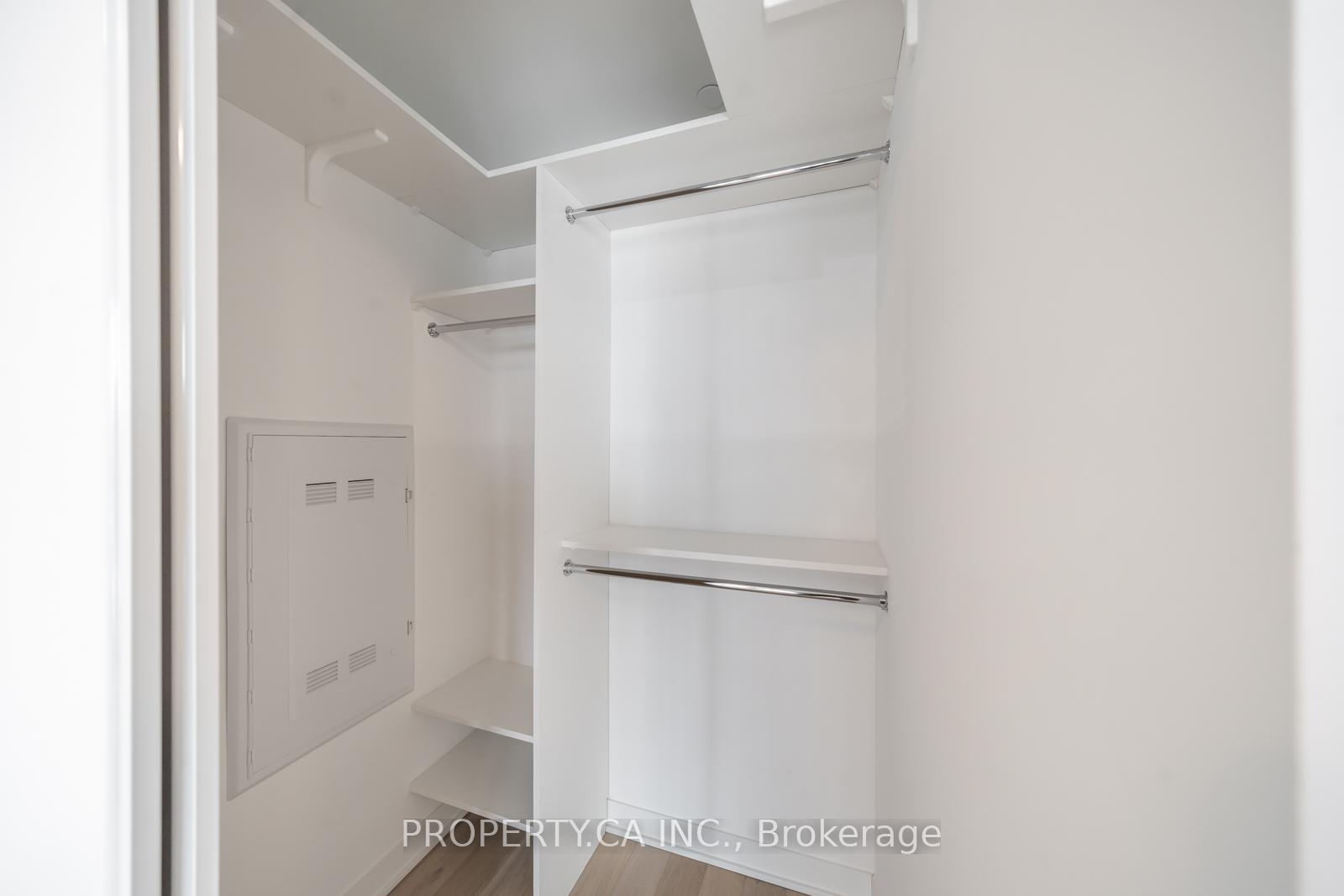 2625 Dundas Street W 407
