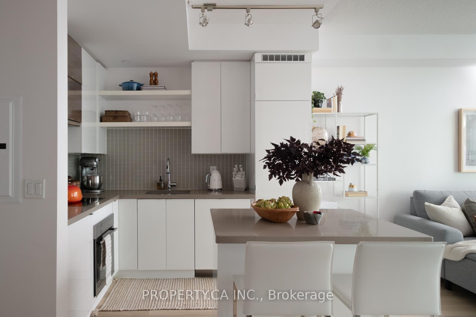 59 Annie Craig Drive 3302, Toronto Unit: 3302