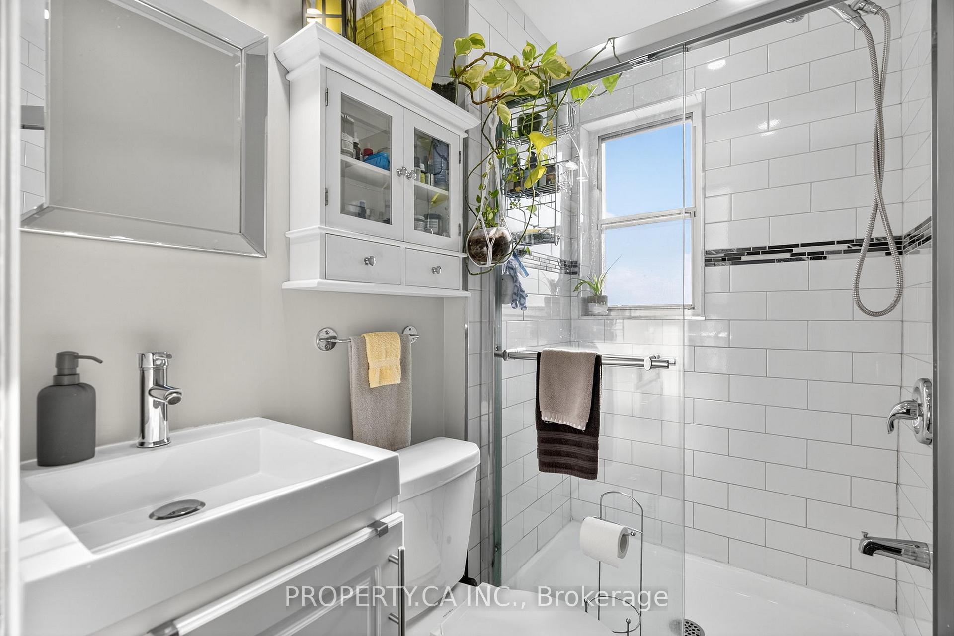 358 McRoberts Avenue, Toronto